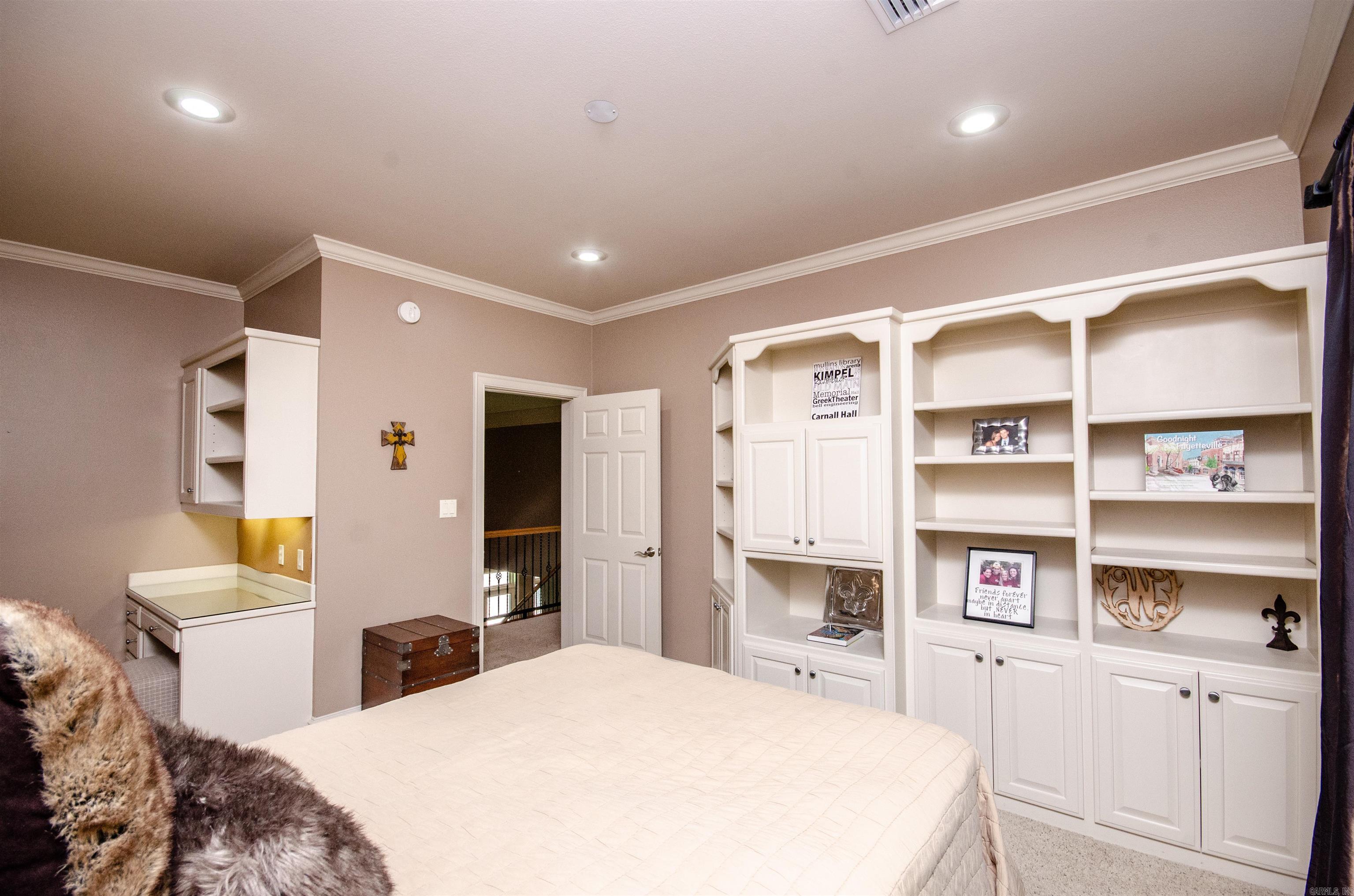 54 Middle Road Conway, AR 72032