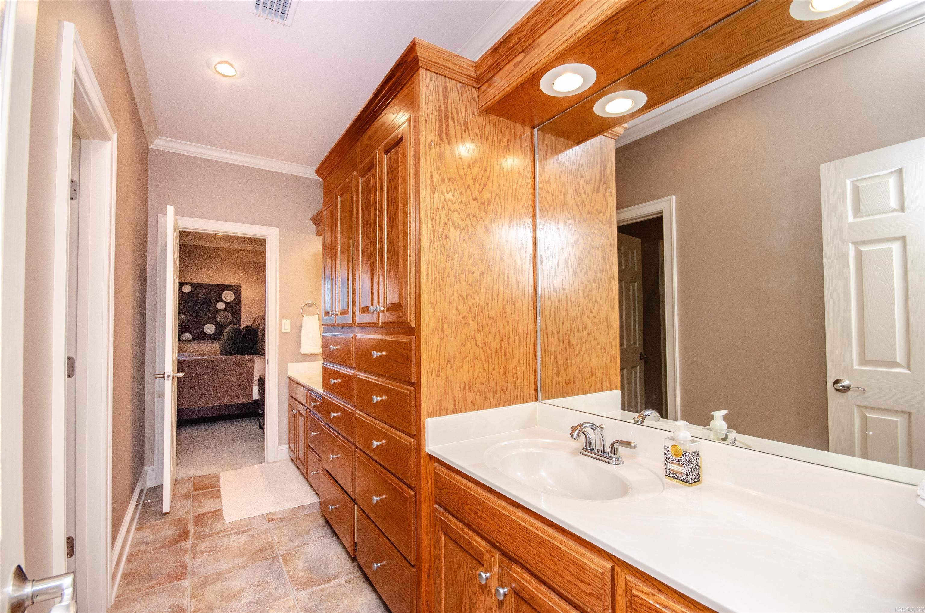 54 Middle Road Conway, AR 72032