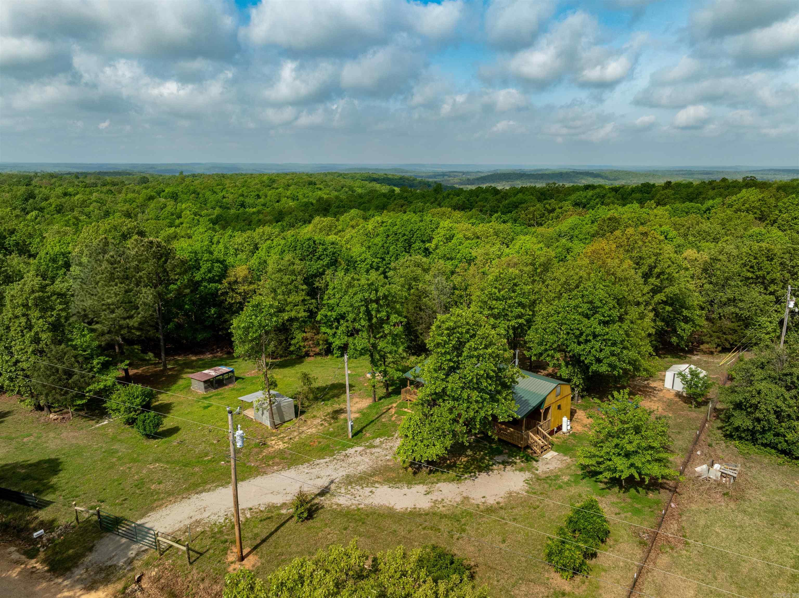 270  Dry Bone Rd  Ash Flat, AR