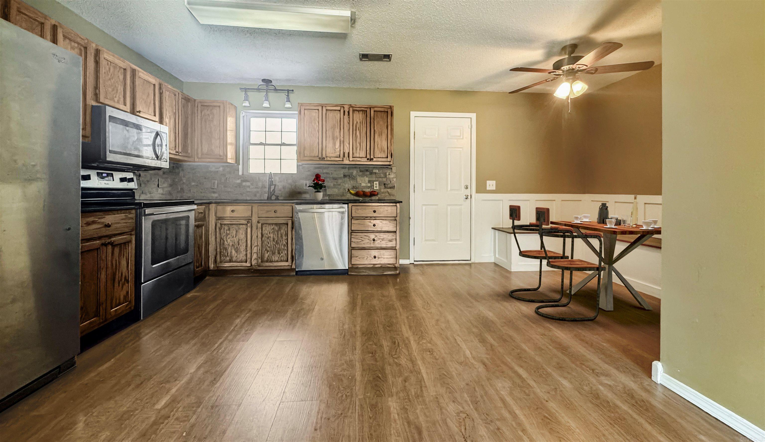 3320  Riverview  Russellville, AR