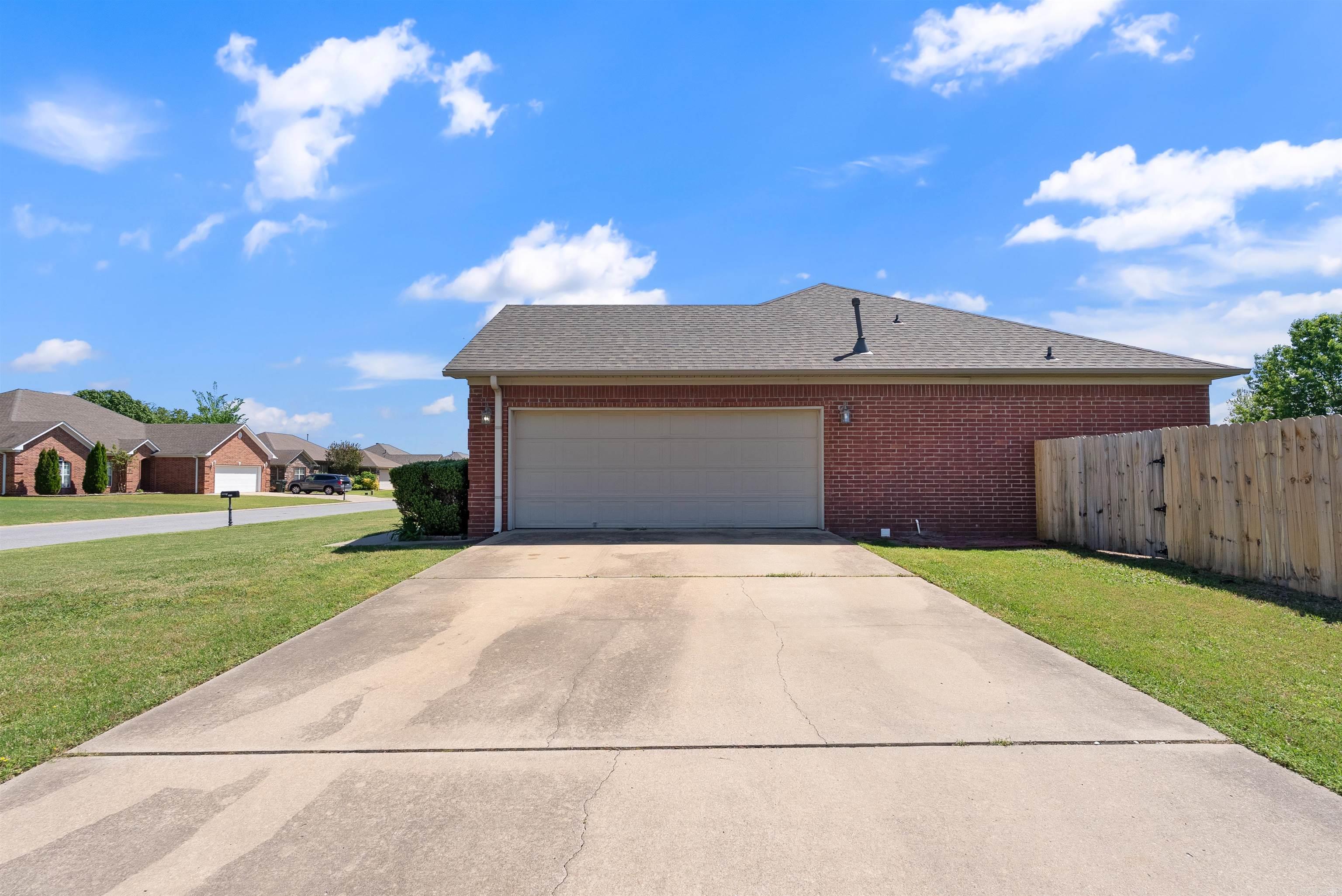 2575 Apple Blossom Lane Conway, AR 72034