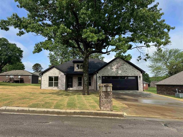 2106 N 8 1/2 St  Paragould, AR