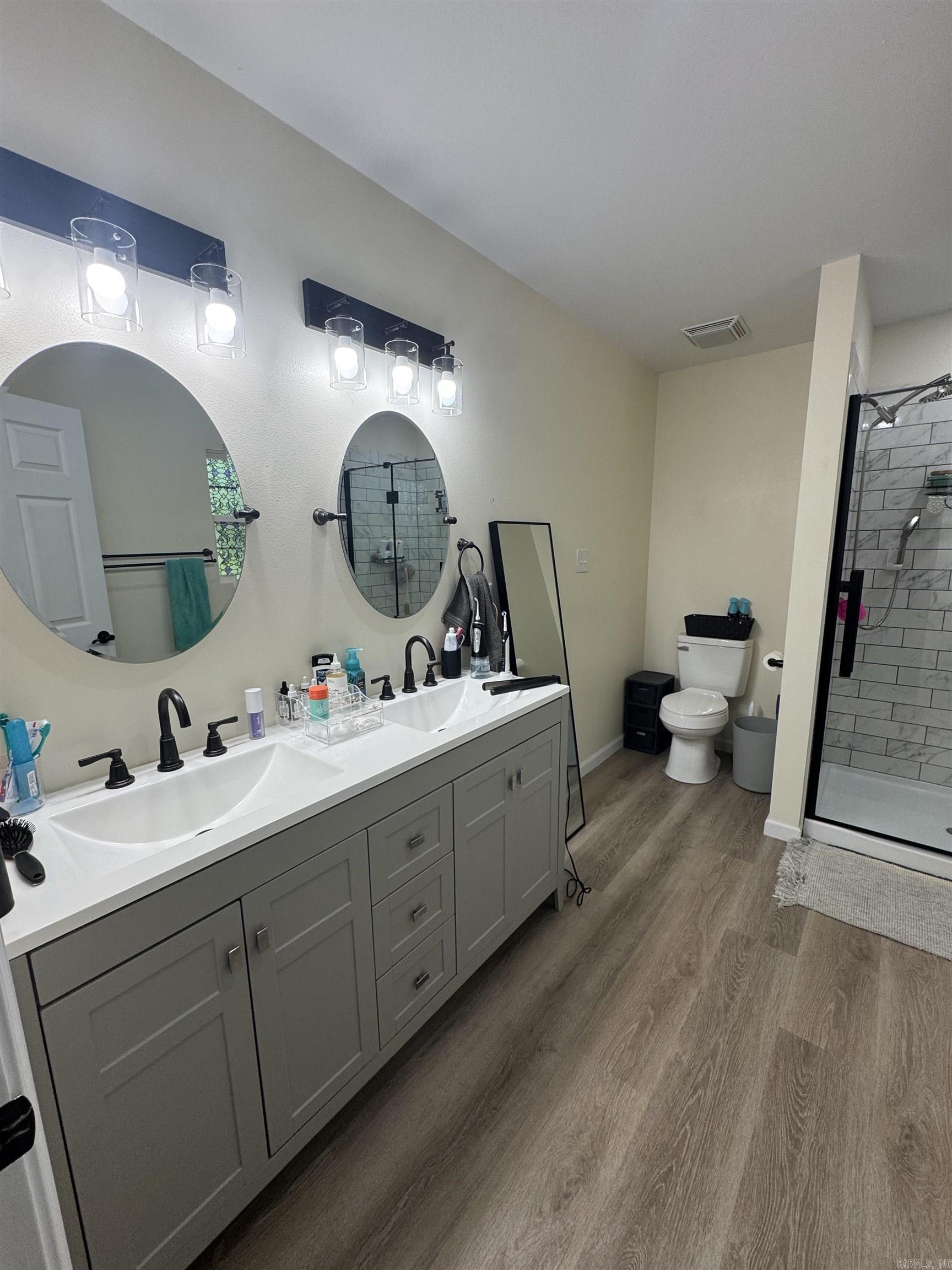 27265  Neighborhood  Hensley, AR