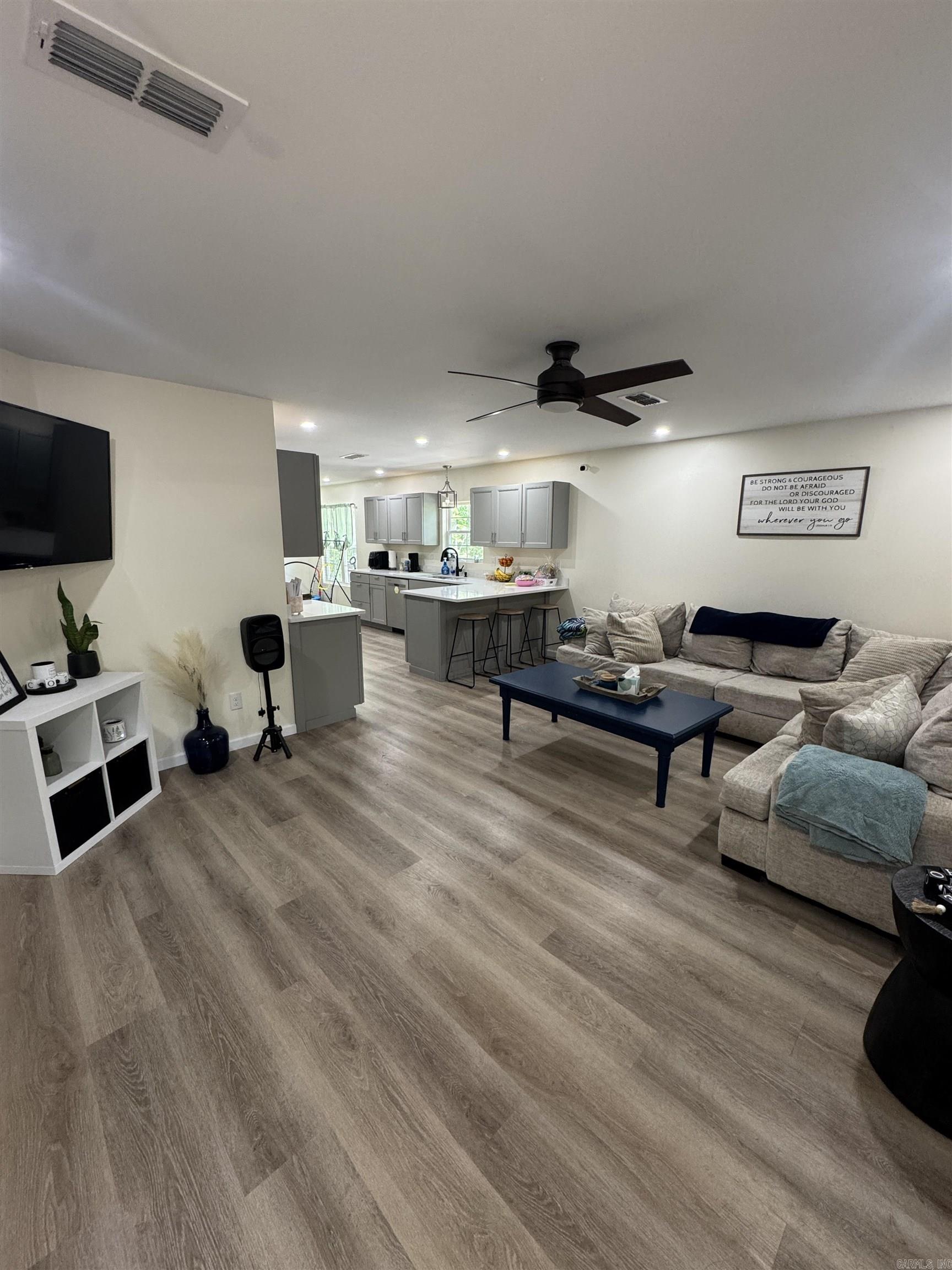 27265  Neighborhood  Hensley, AR