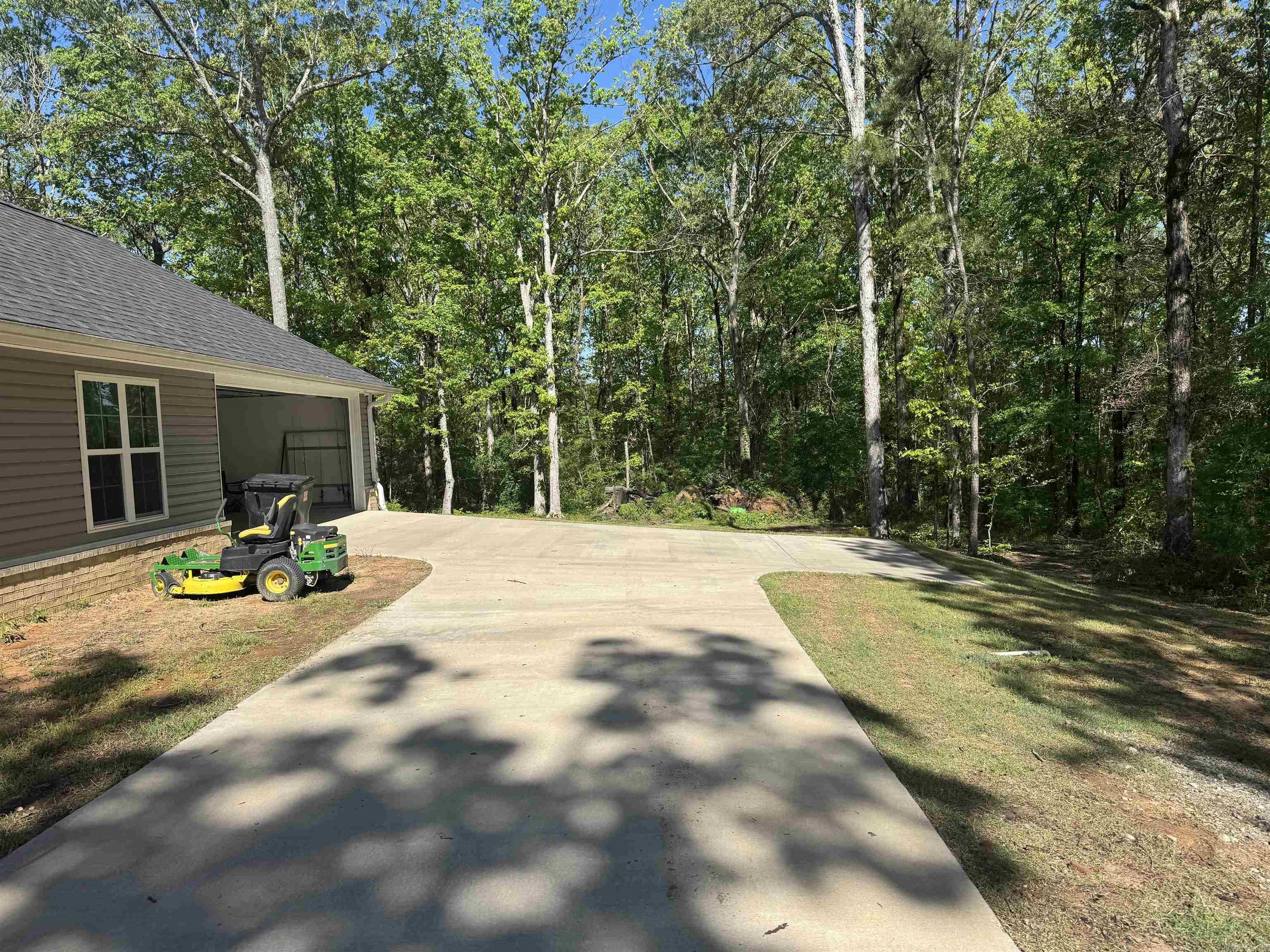 27265  Neighborhood  Hensley, AR
