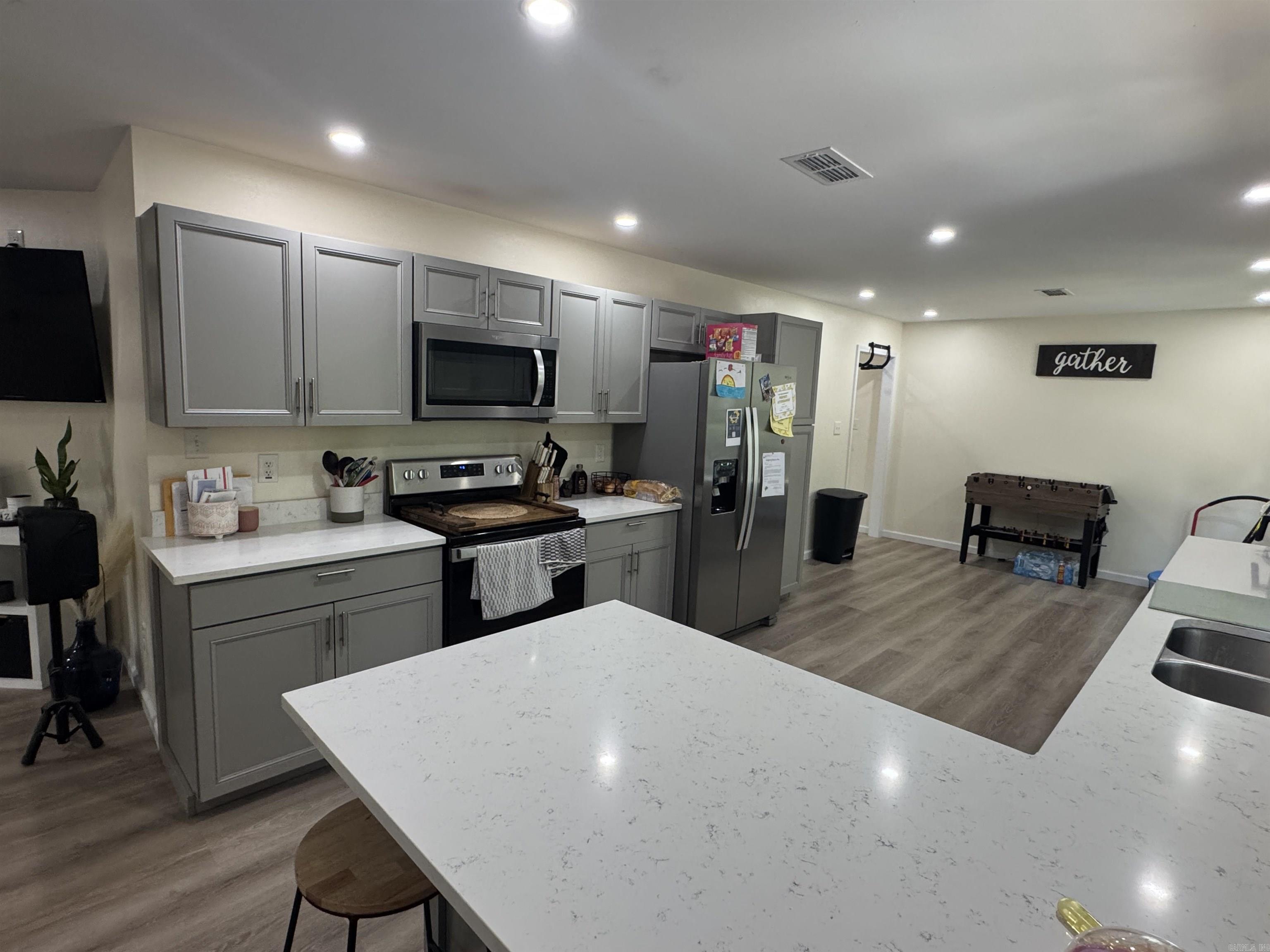 27265  Neighborhood  Hensley, AR
