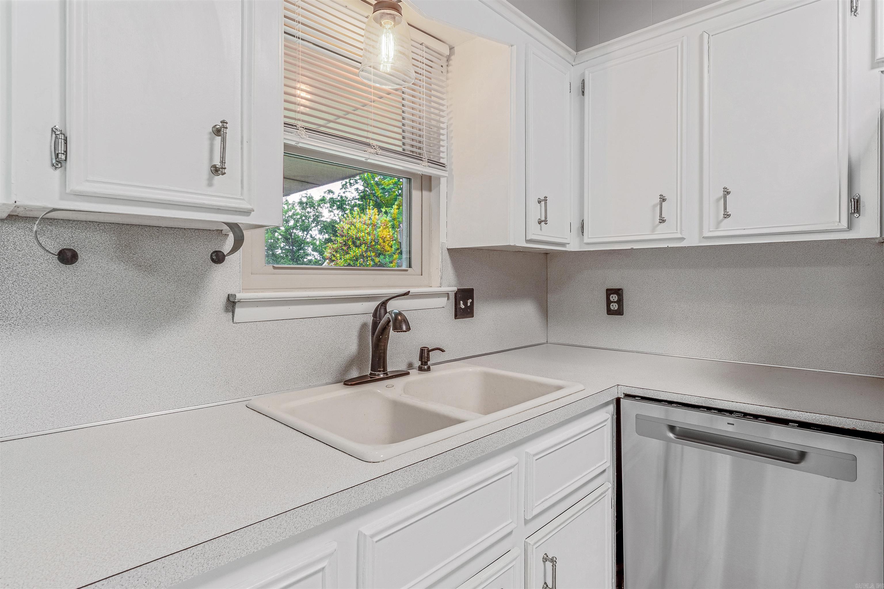 9  Catalina  Little Rock, AR
