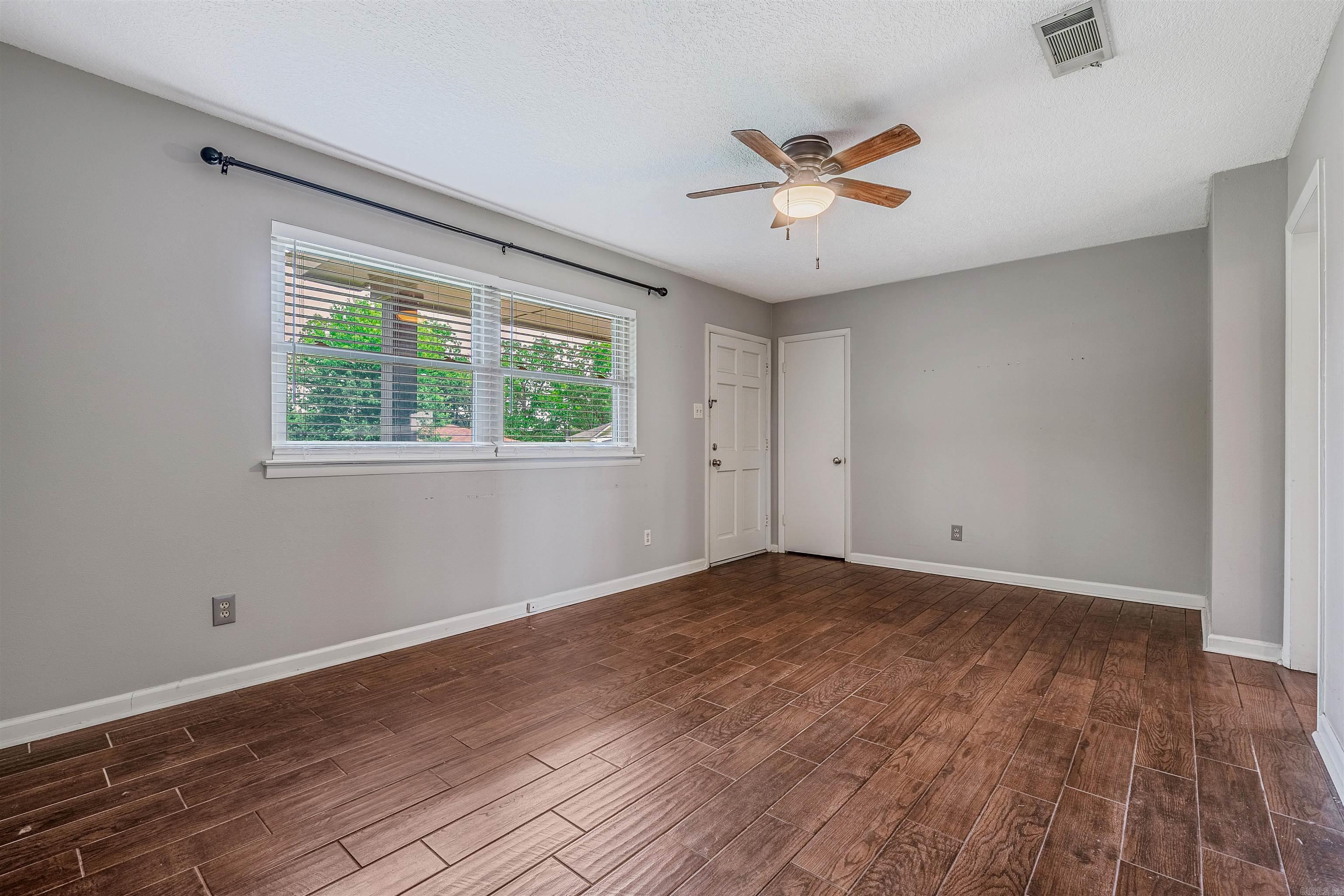 9  Catalina  Little Rock, AR