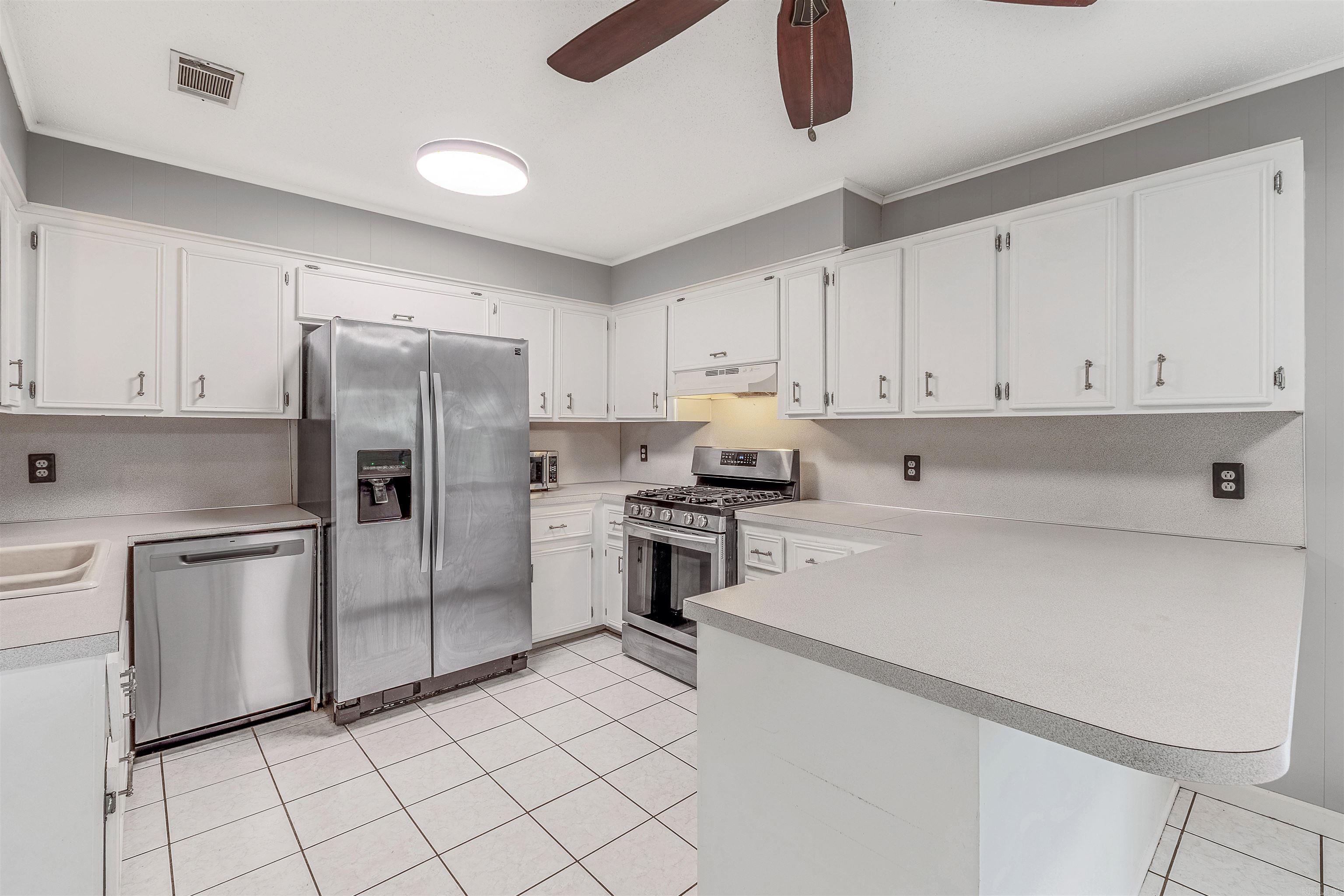 9  Catalina  Little Rock, AR