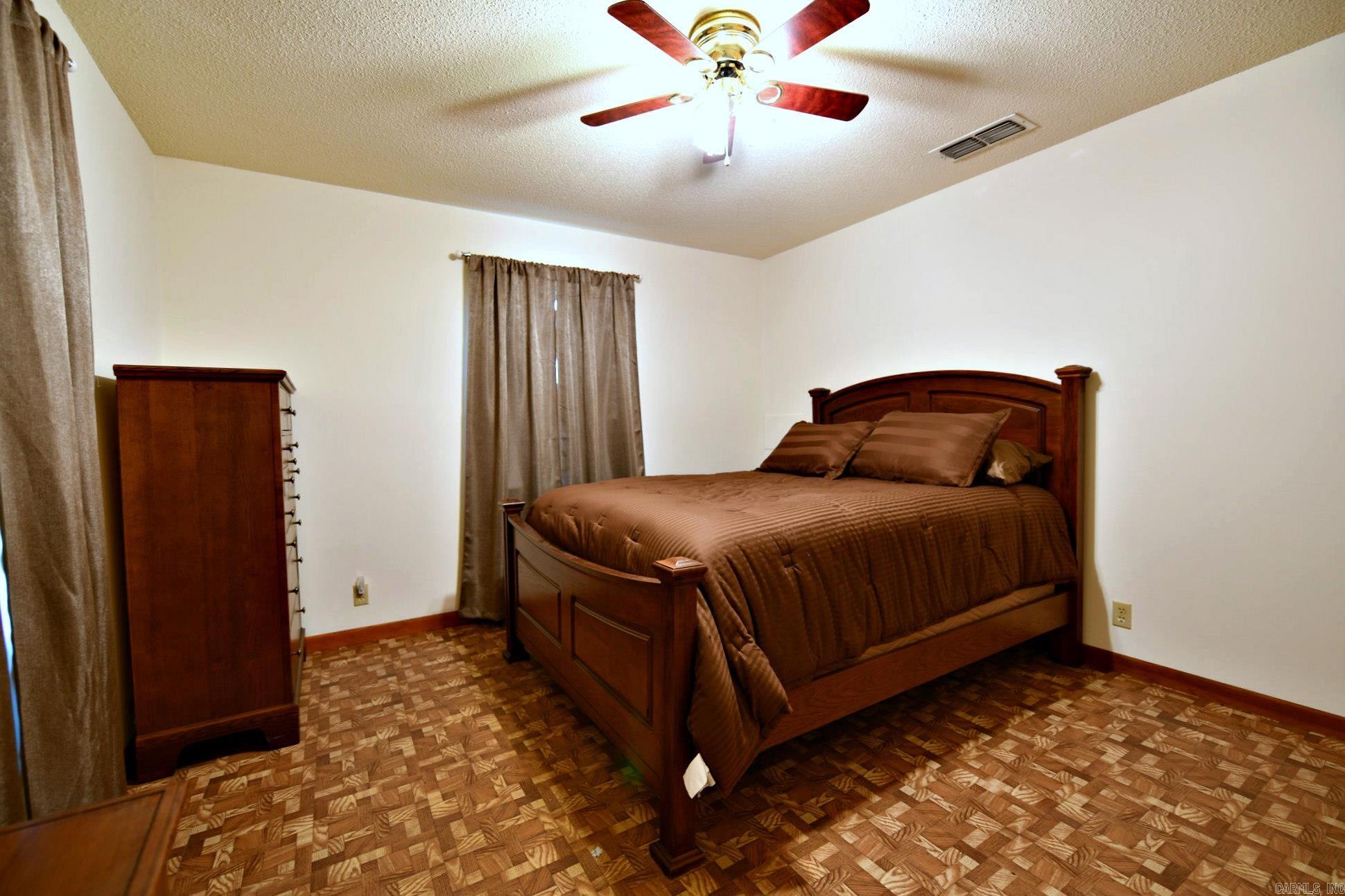 120 Paw Lane Mena, AR 71953