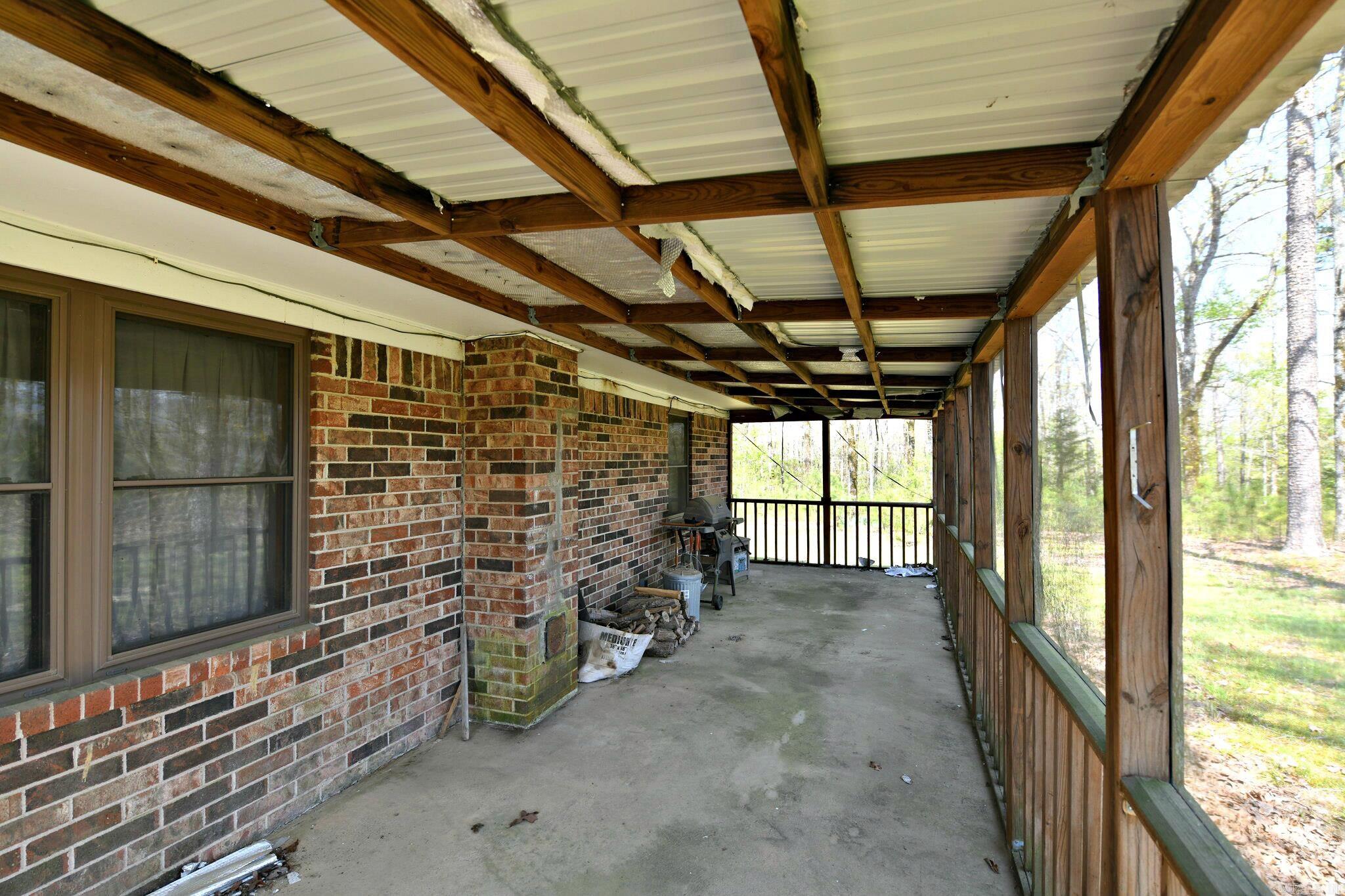 120 Paw Lane Mena, AR 71953