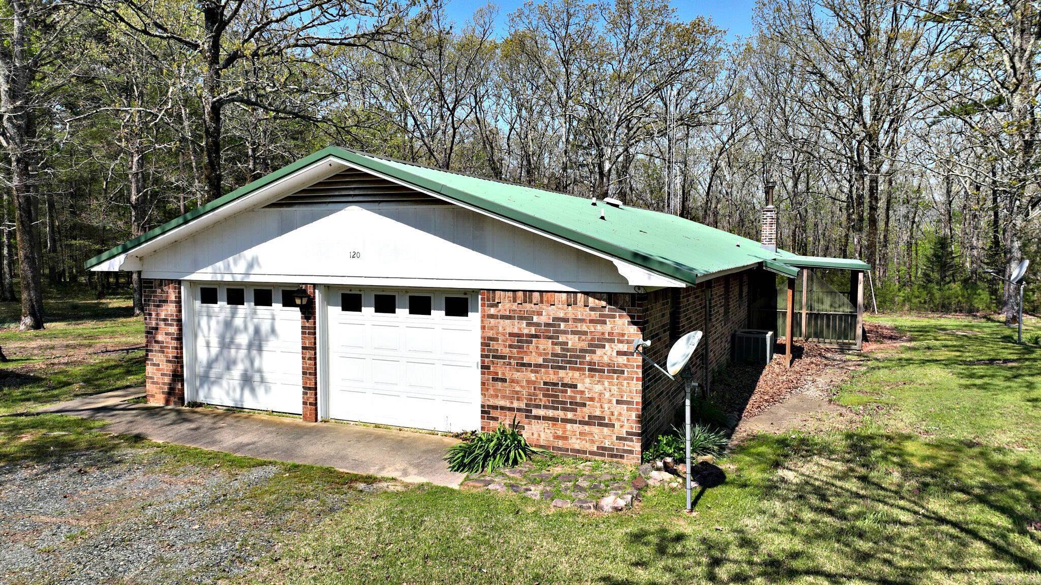 120 Paw Lane Mena, AR 71953