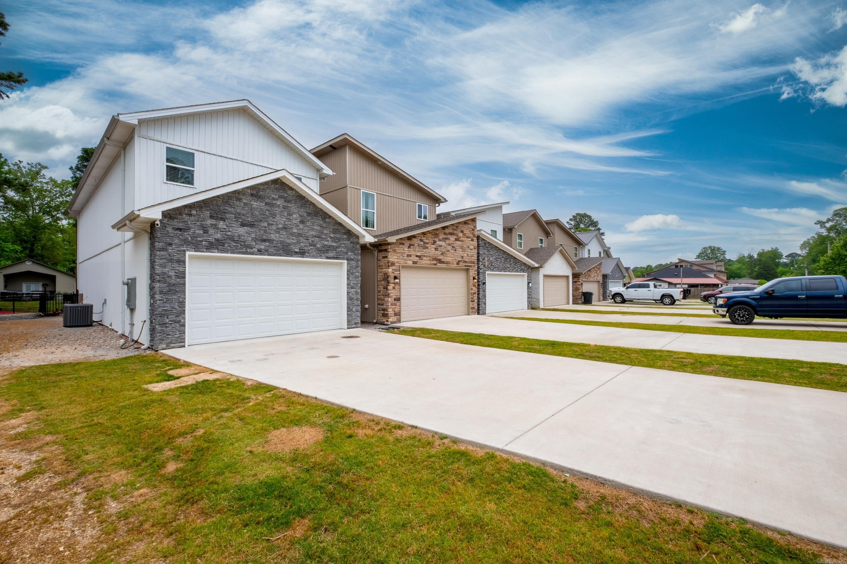 215  Long Beach Drive  Hot Springs, AR