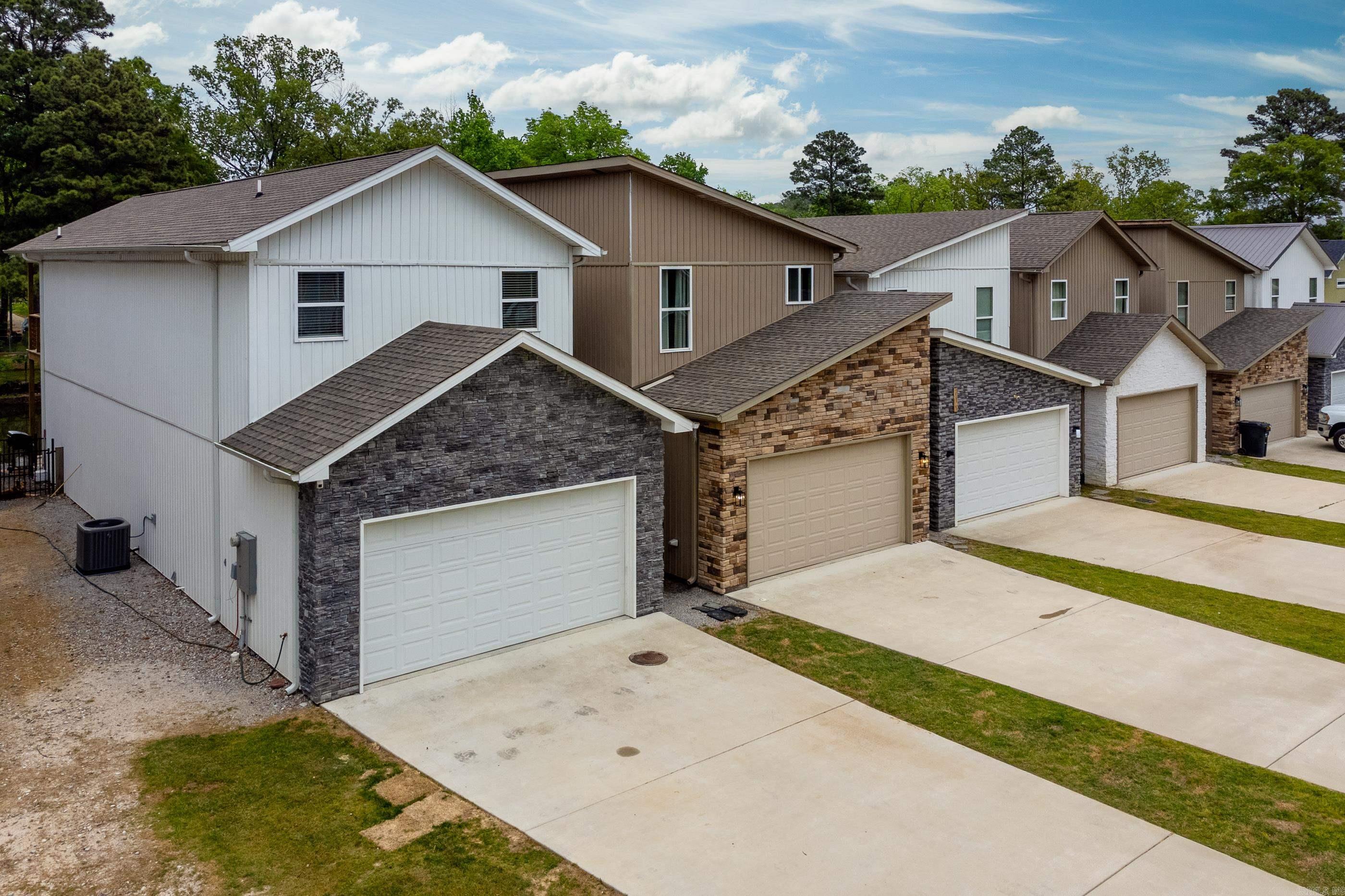 215  Long Beach Drive  Hot Springs, AR