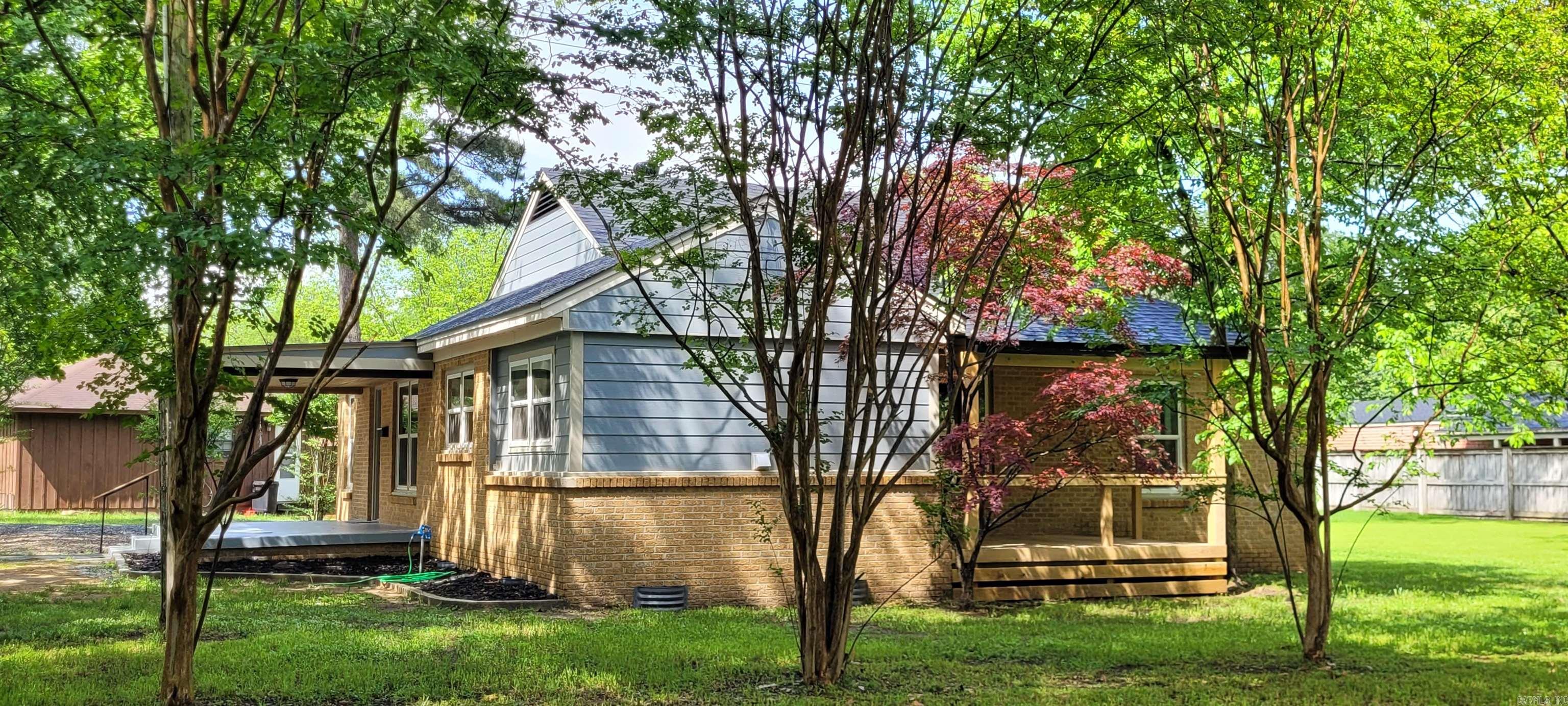 410 N Second  Augusta, AR
