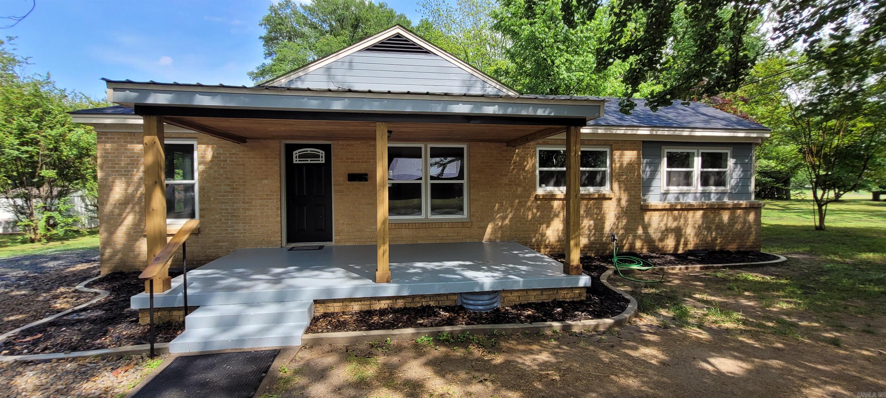 410 N Second  Augusta, AR