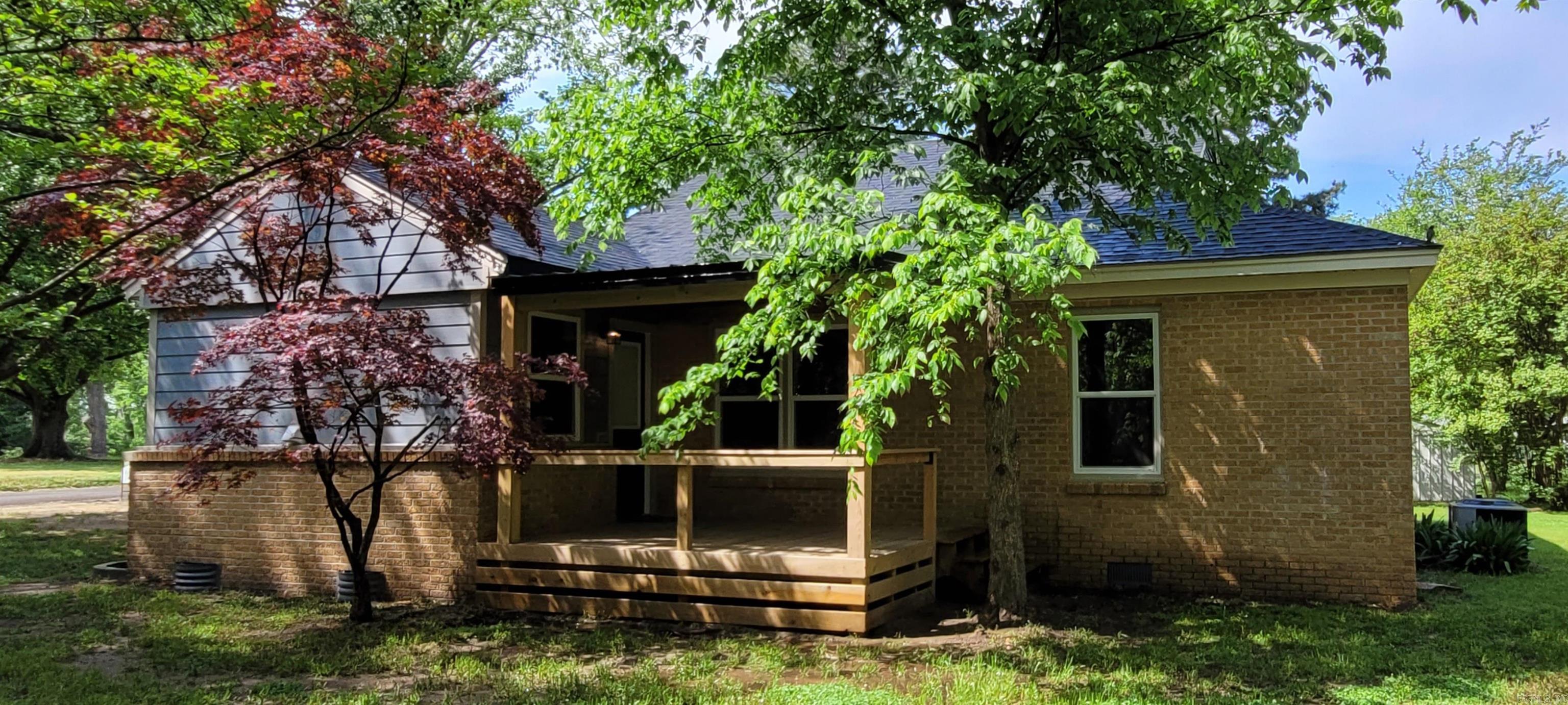 410 N Second  Augusta, AR