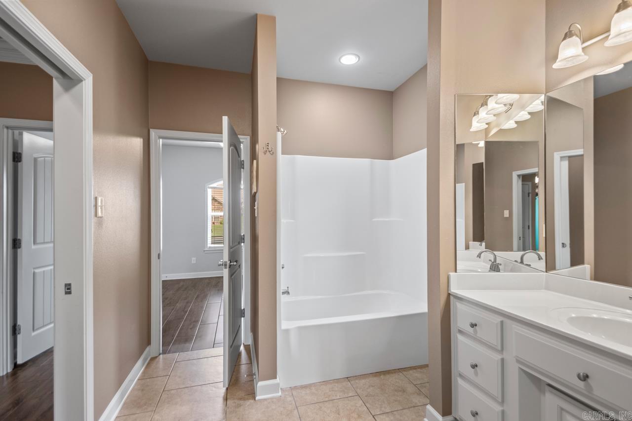 2360  Lakeshore  Cabot, AR