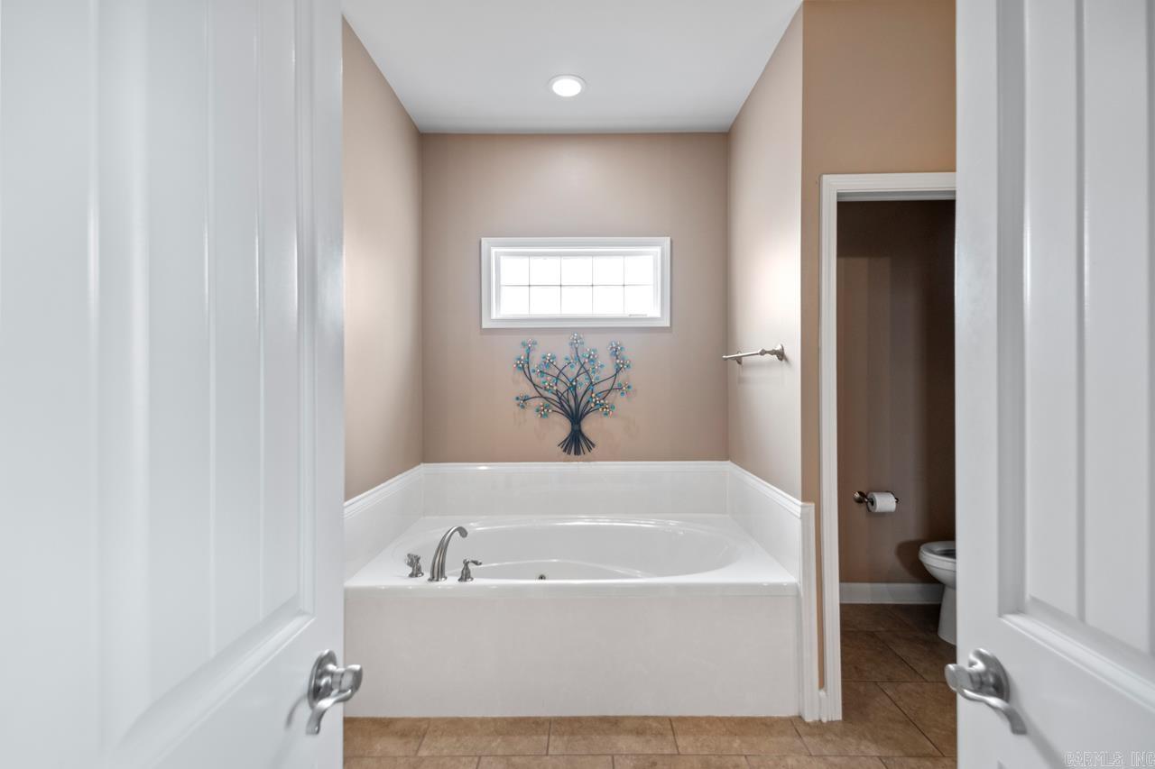 2360  Lakeshore  Cabot, AR