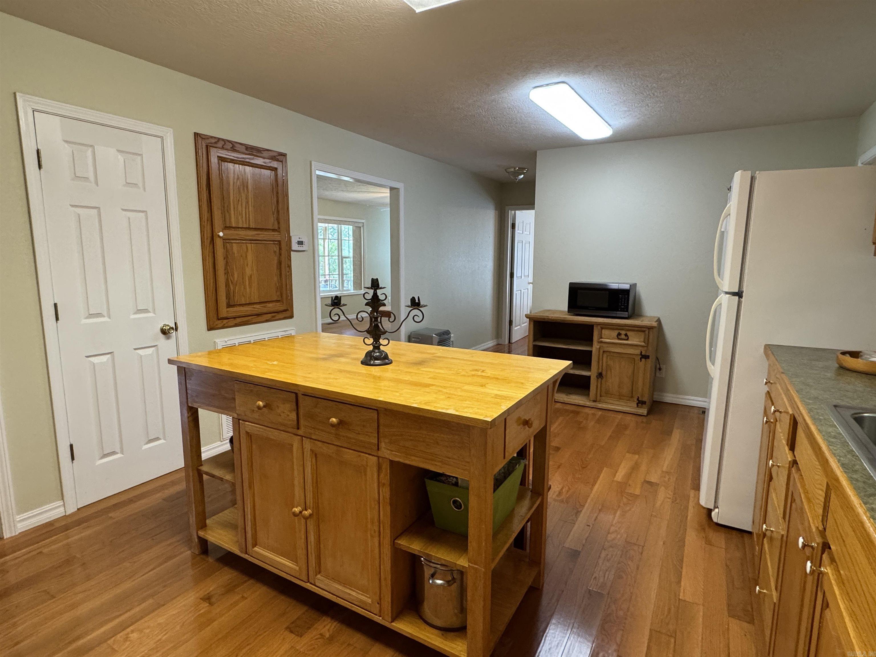 884  Lakehill  Peel, AR