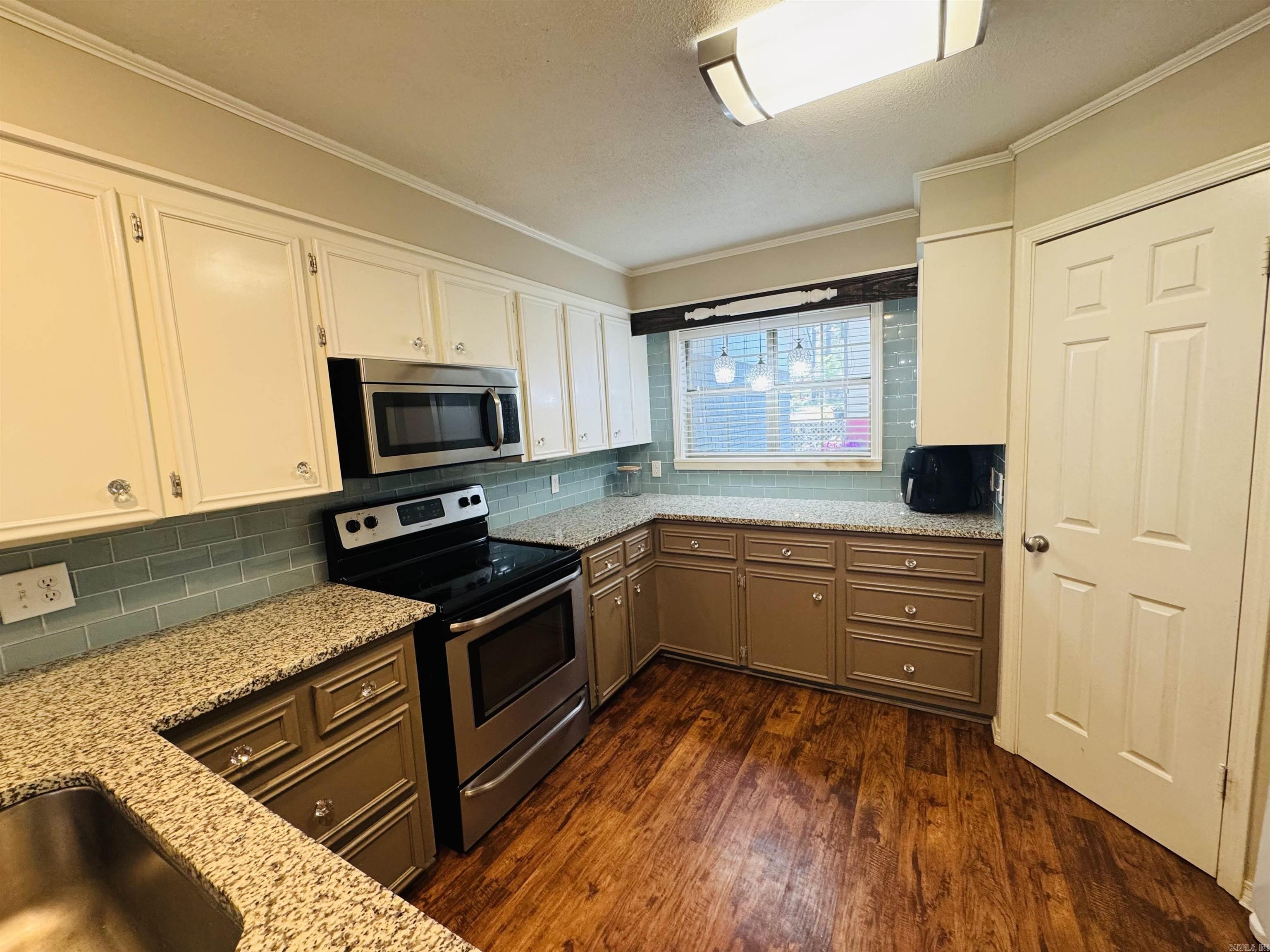 22  Azalea  Magnolia, AR