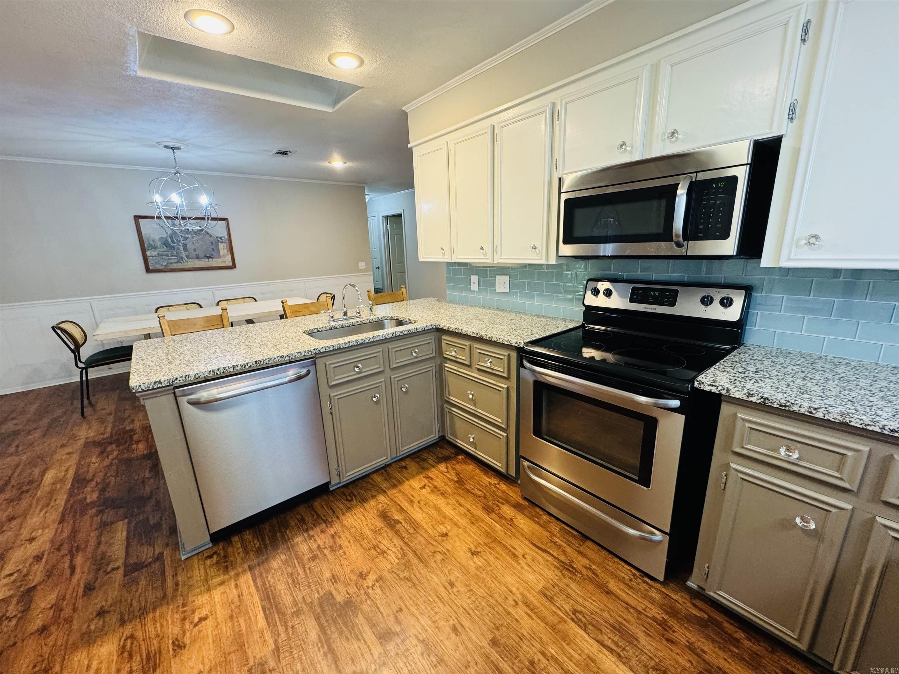 22  Azalea  Magnolia, AR