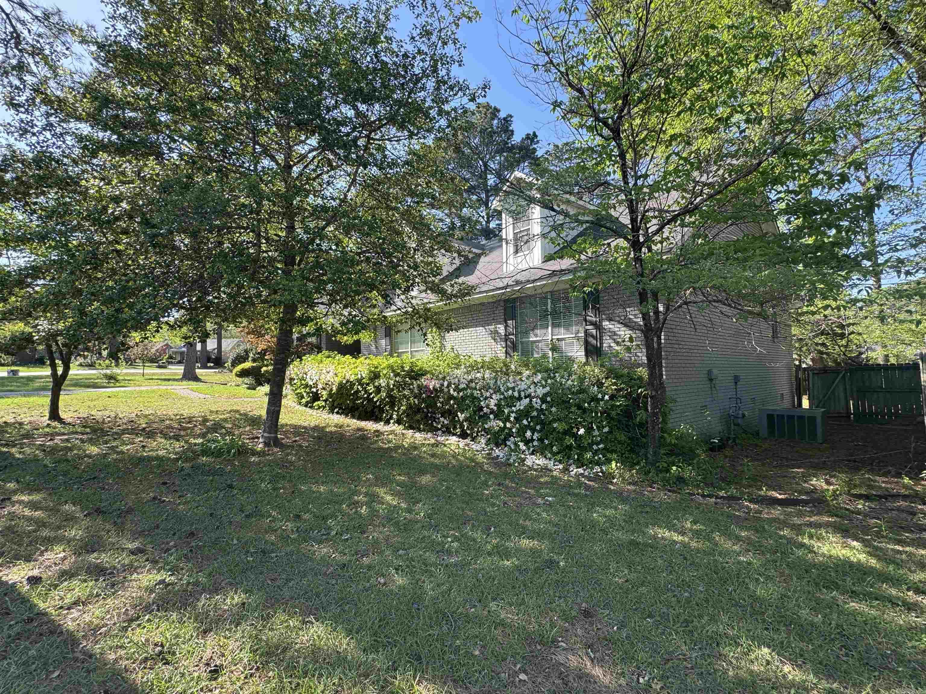 22  Azalea  Magnolia, AR