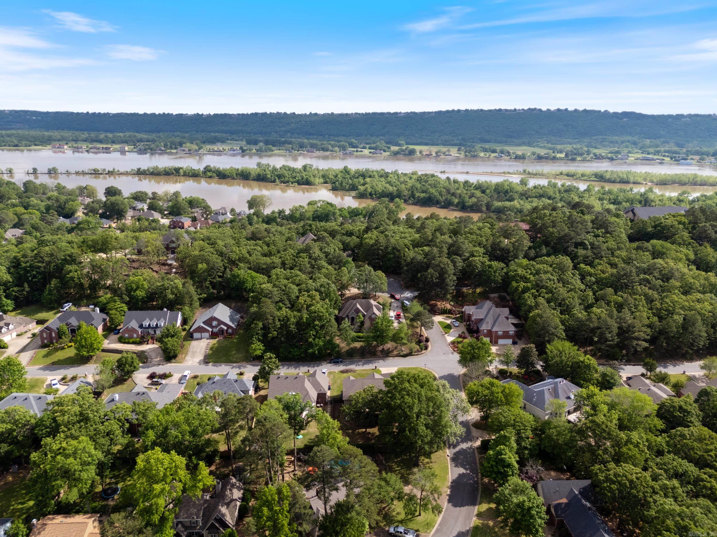 31  Norfork Drive  Maumelle, AR