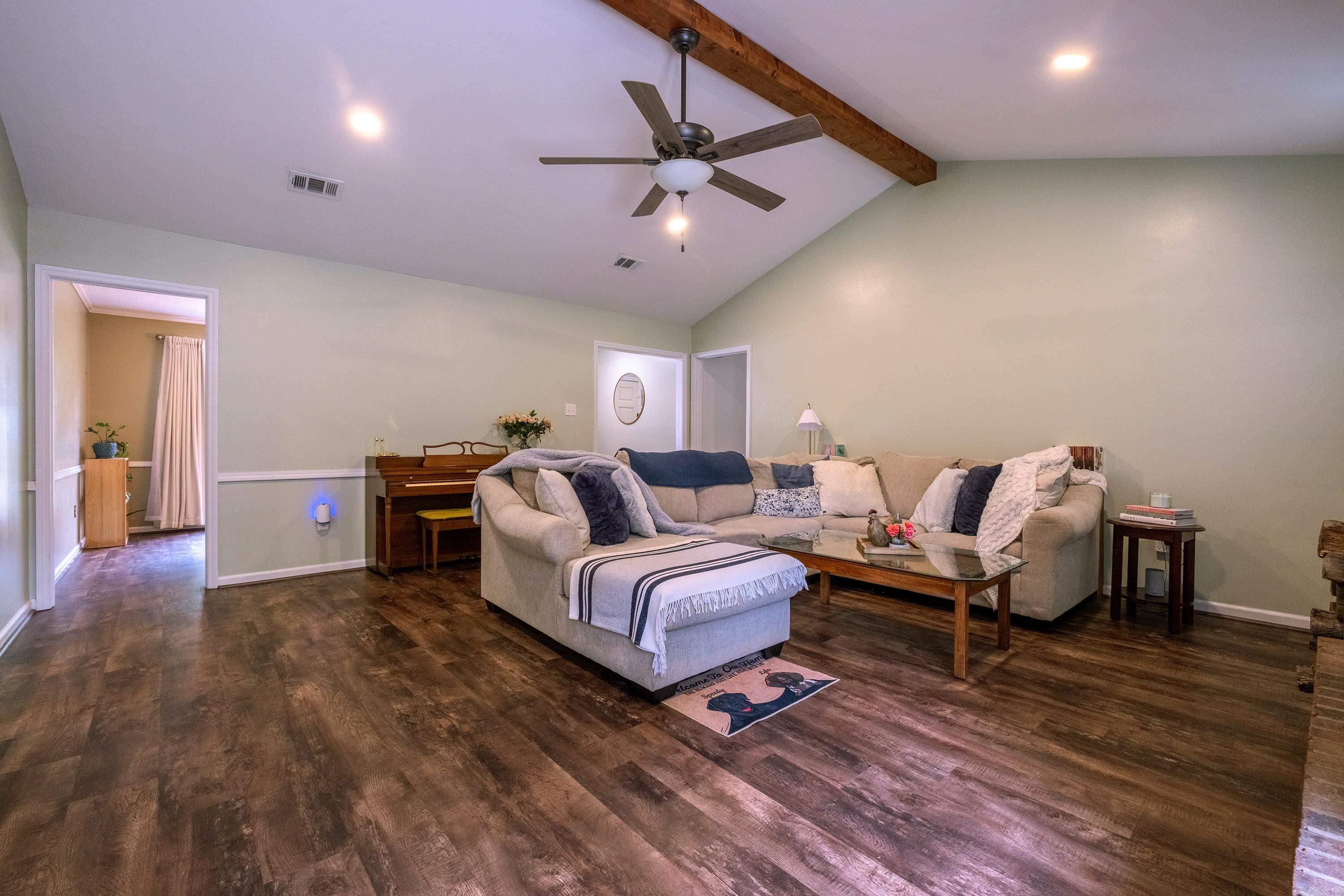 1901  Jennifer  Little Rock, AR