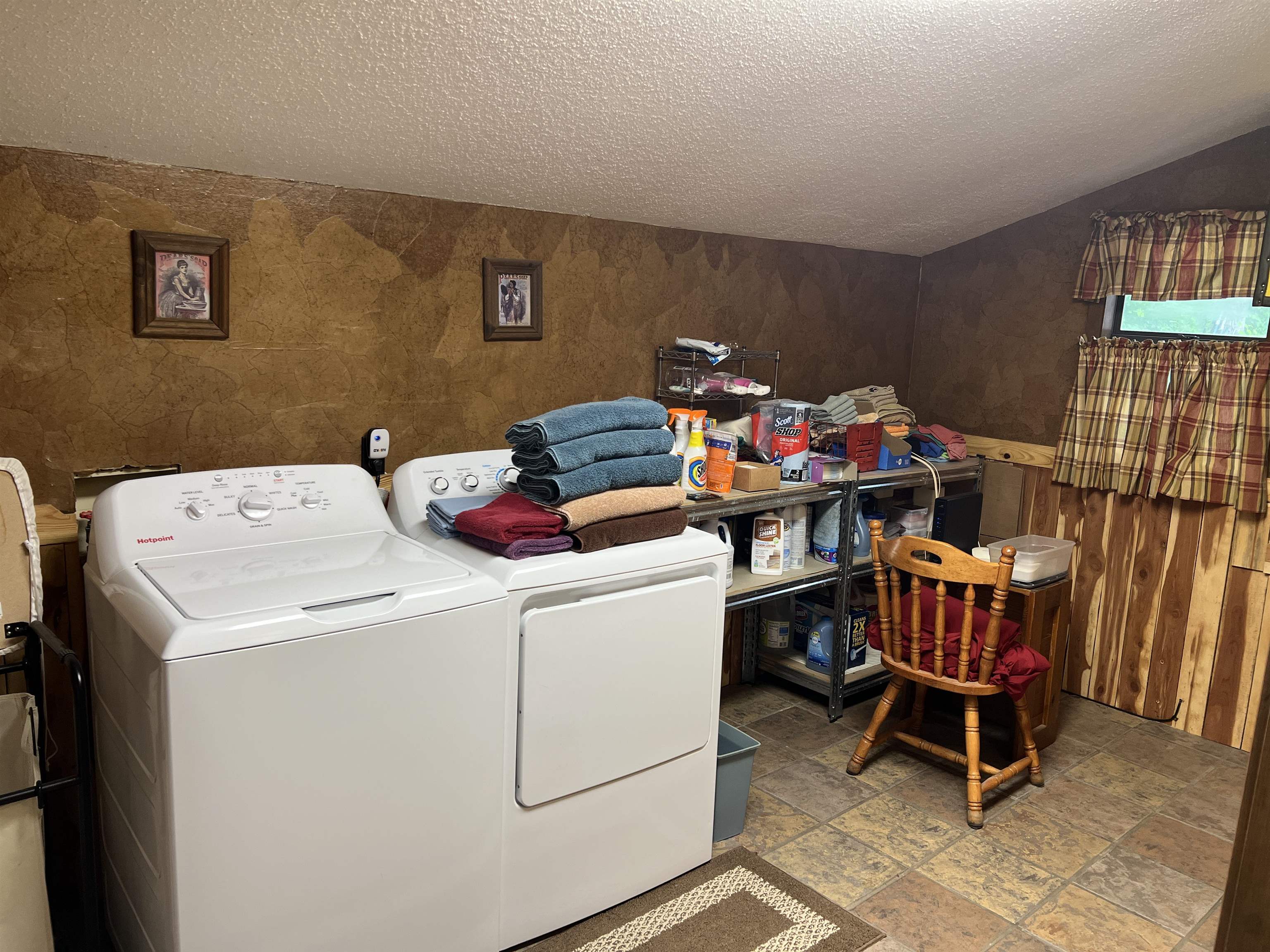 858 N Riverview 892 N Riverview Lane Mountain View, AR