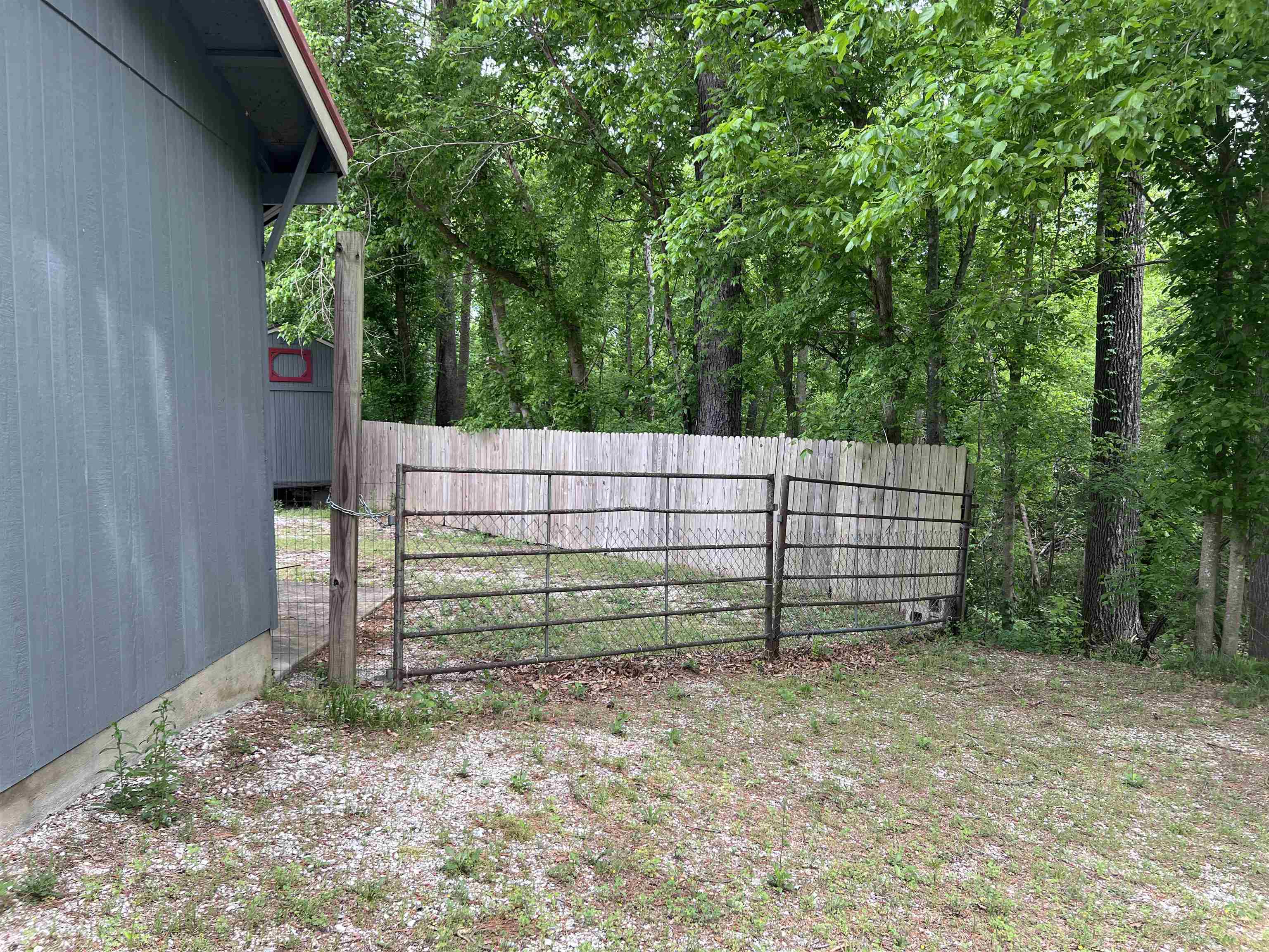 858 N Riverview 892 N Riverview Lane Mountain View, AR