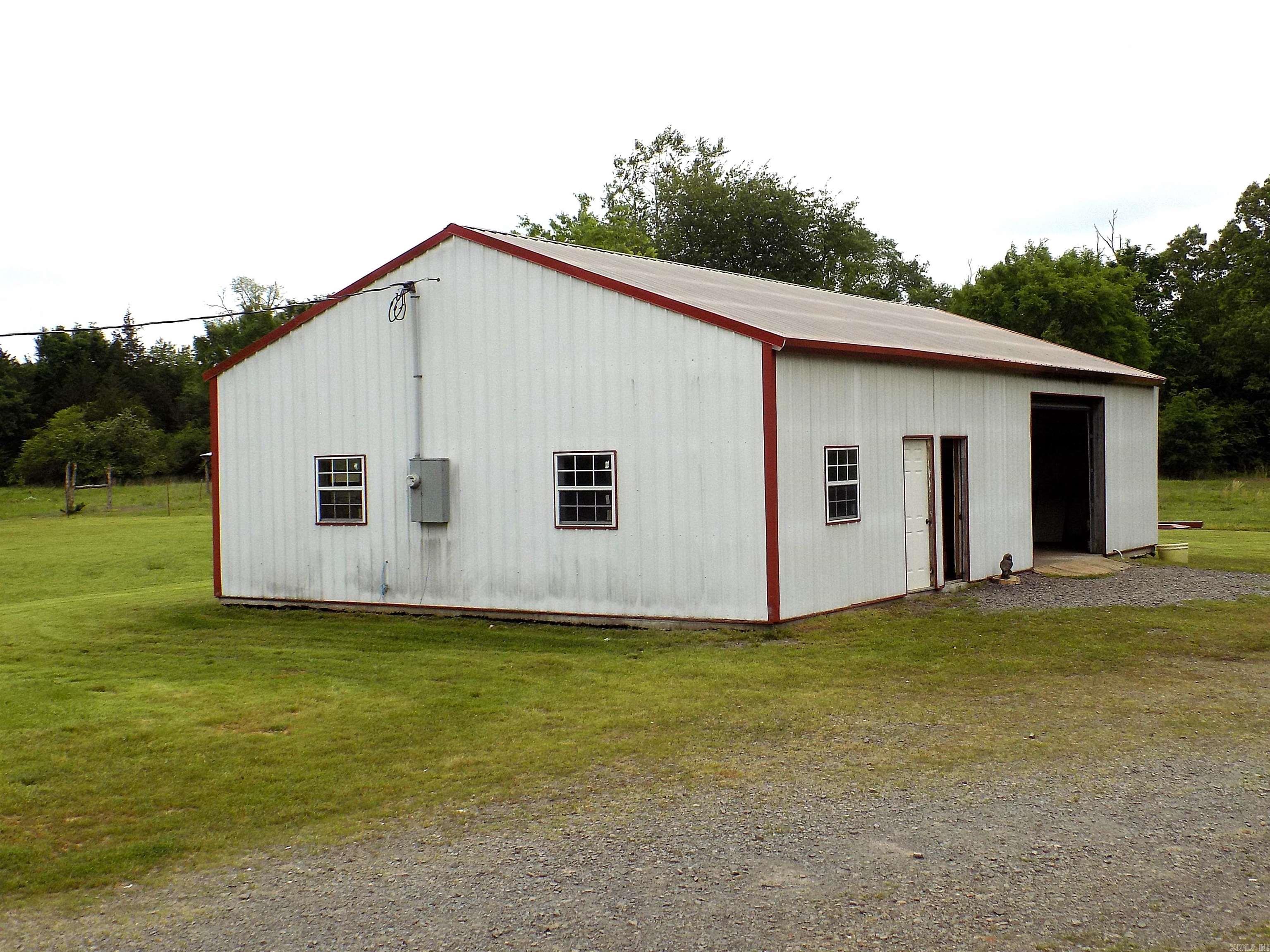 325 W Republican Rd  Greenbrier, AR