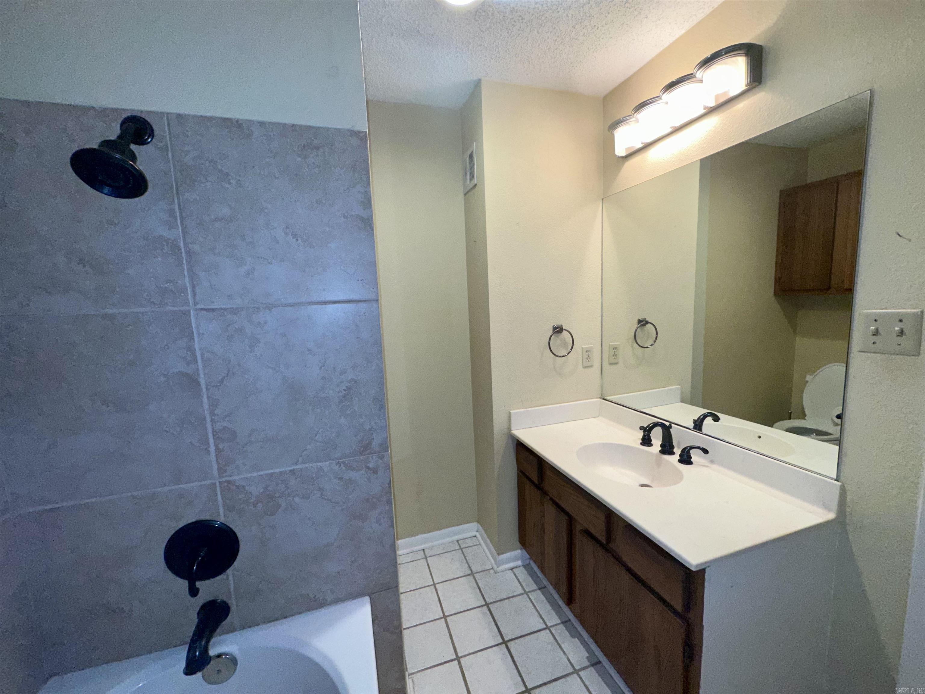 142  Lake Hamilton  Hot Springs, AR