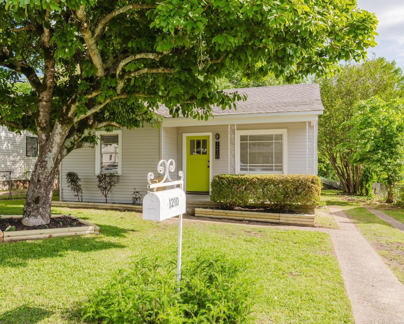1210  Thelma St  Benton, AR