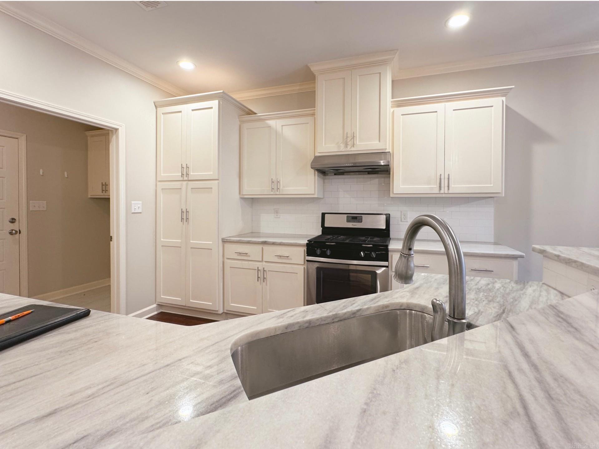 15315  Governors Lake  Little Rock, AR