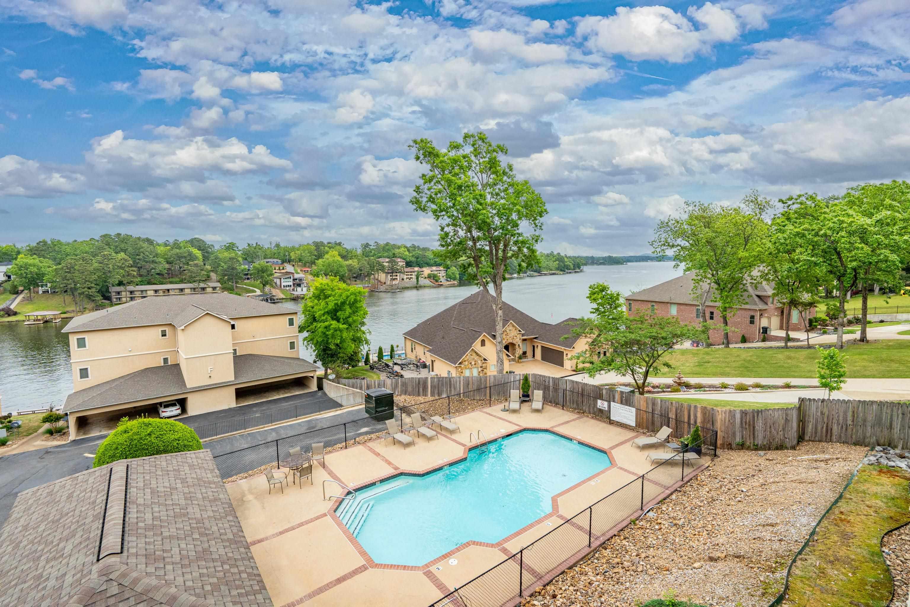 225 Lookout Pt Hot Springs, AR 71913