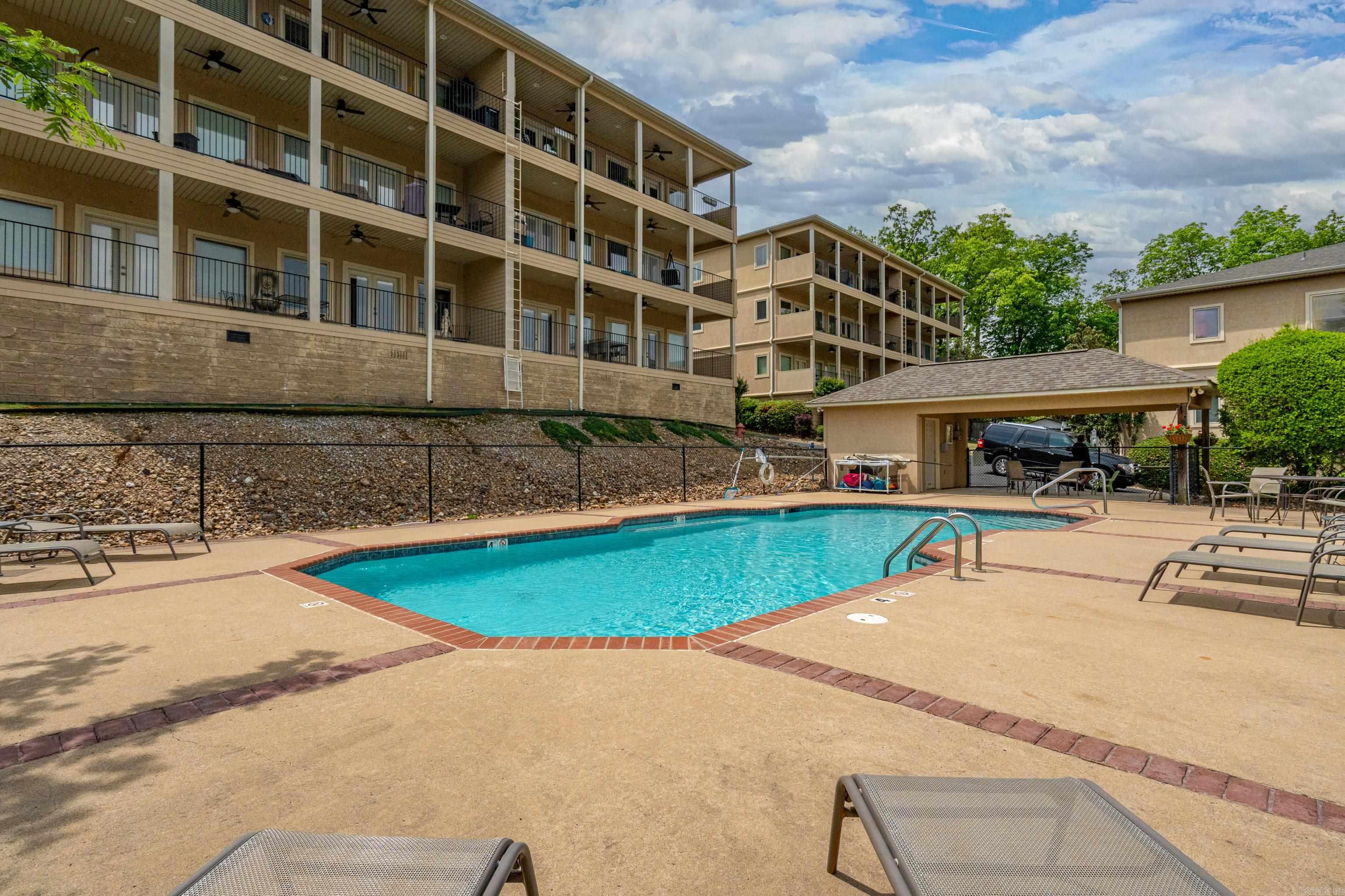 225 Lookout Pt Hot Springs, AR 71913