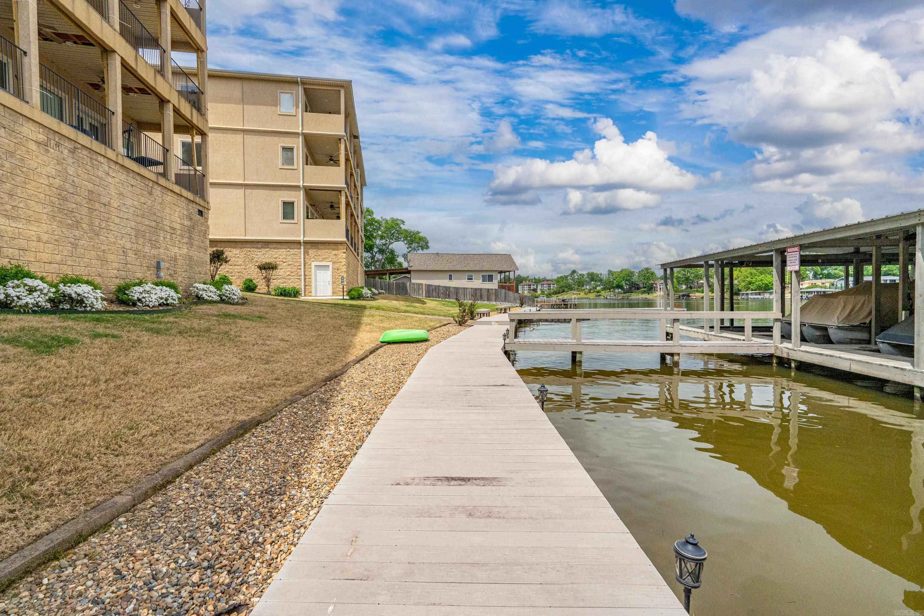225 Lookout Pt Hot Springs, AR 71913