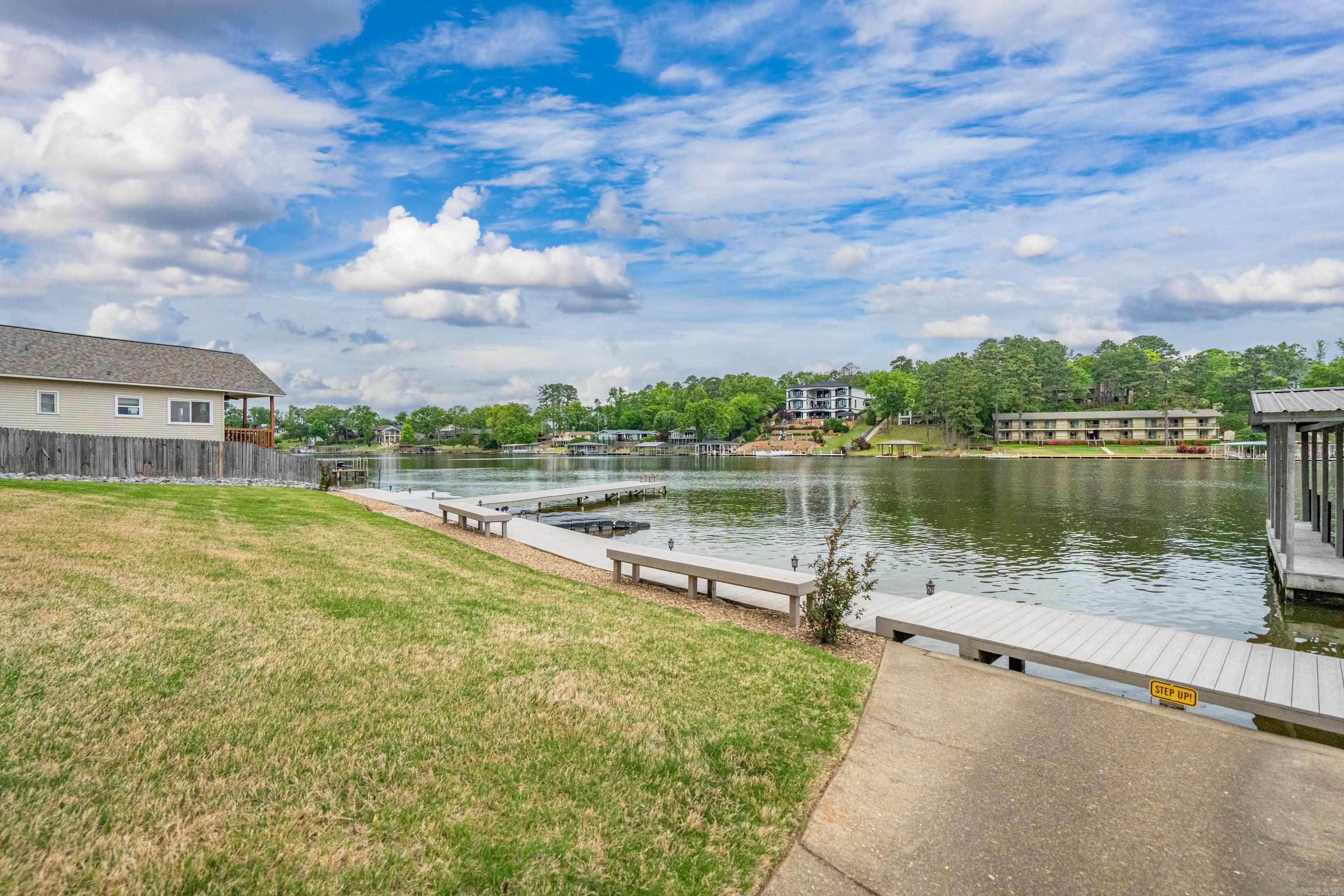 225 Lookout Pt Hot Springs, AR 71913