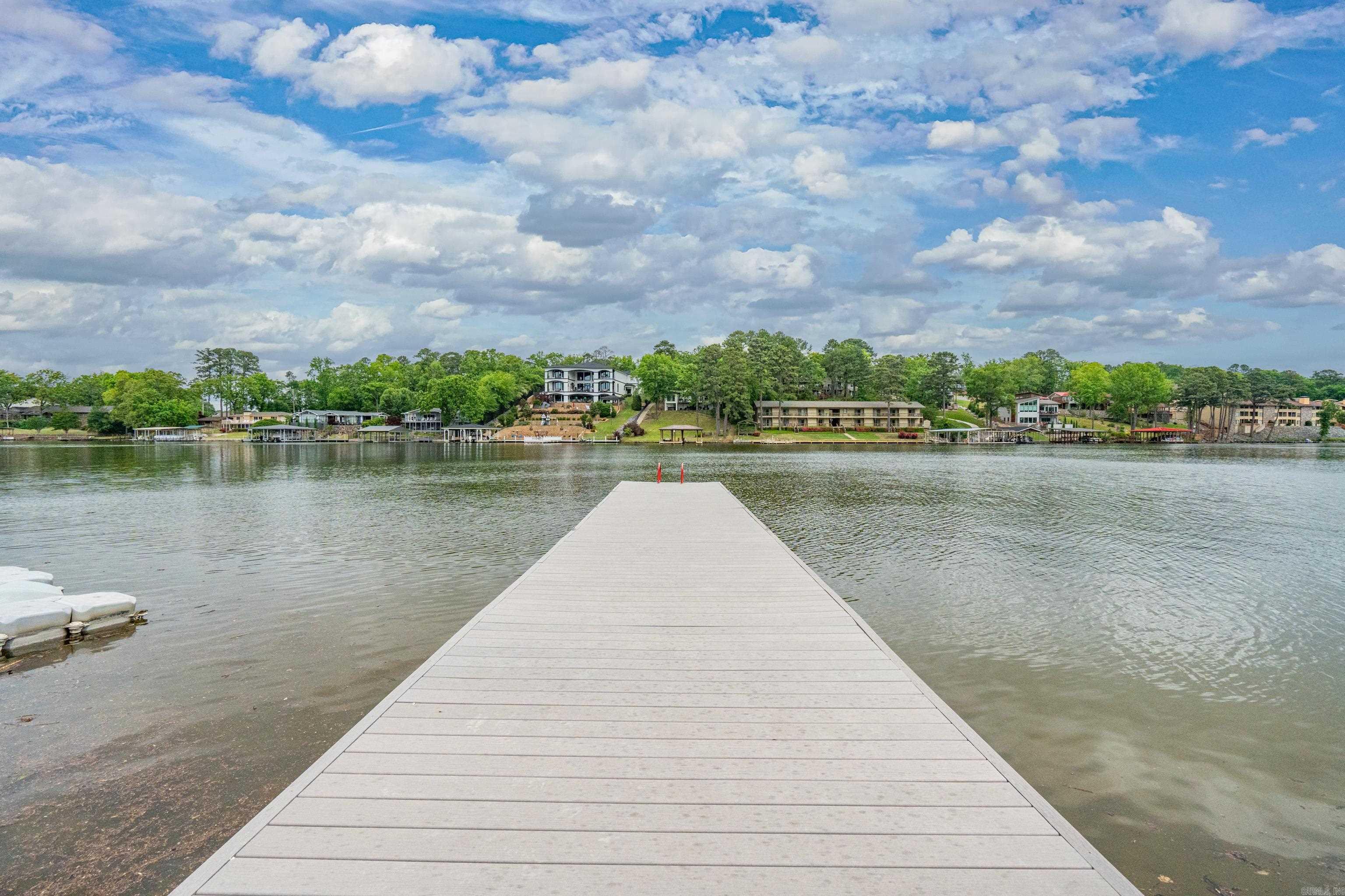 225 Lookout Pt Hot Springs, AR 71913