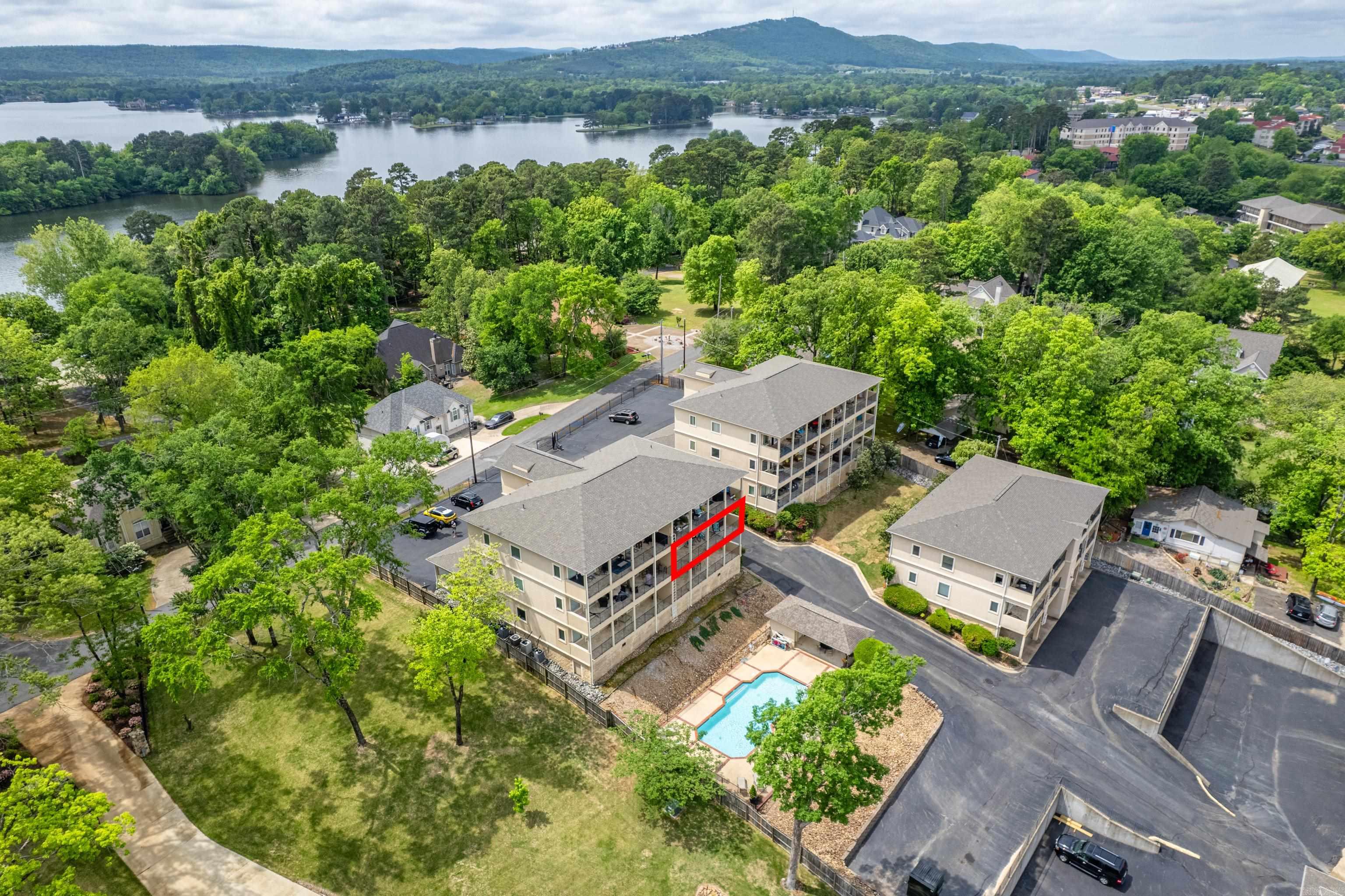225 Lookout Pt Hot Springs, AR 71913