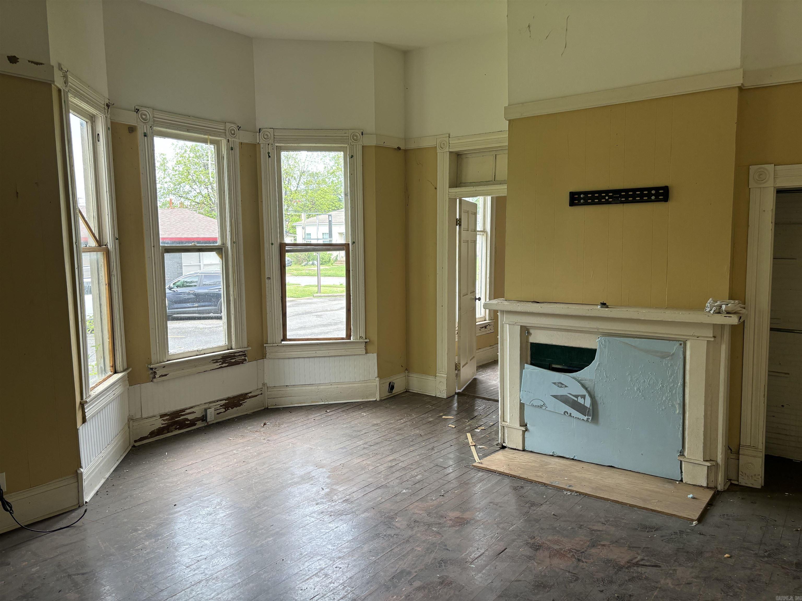 307  E Center  Searcy, AR