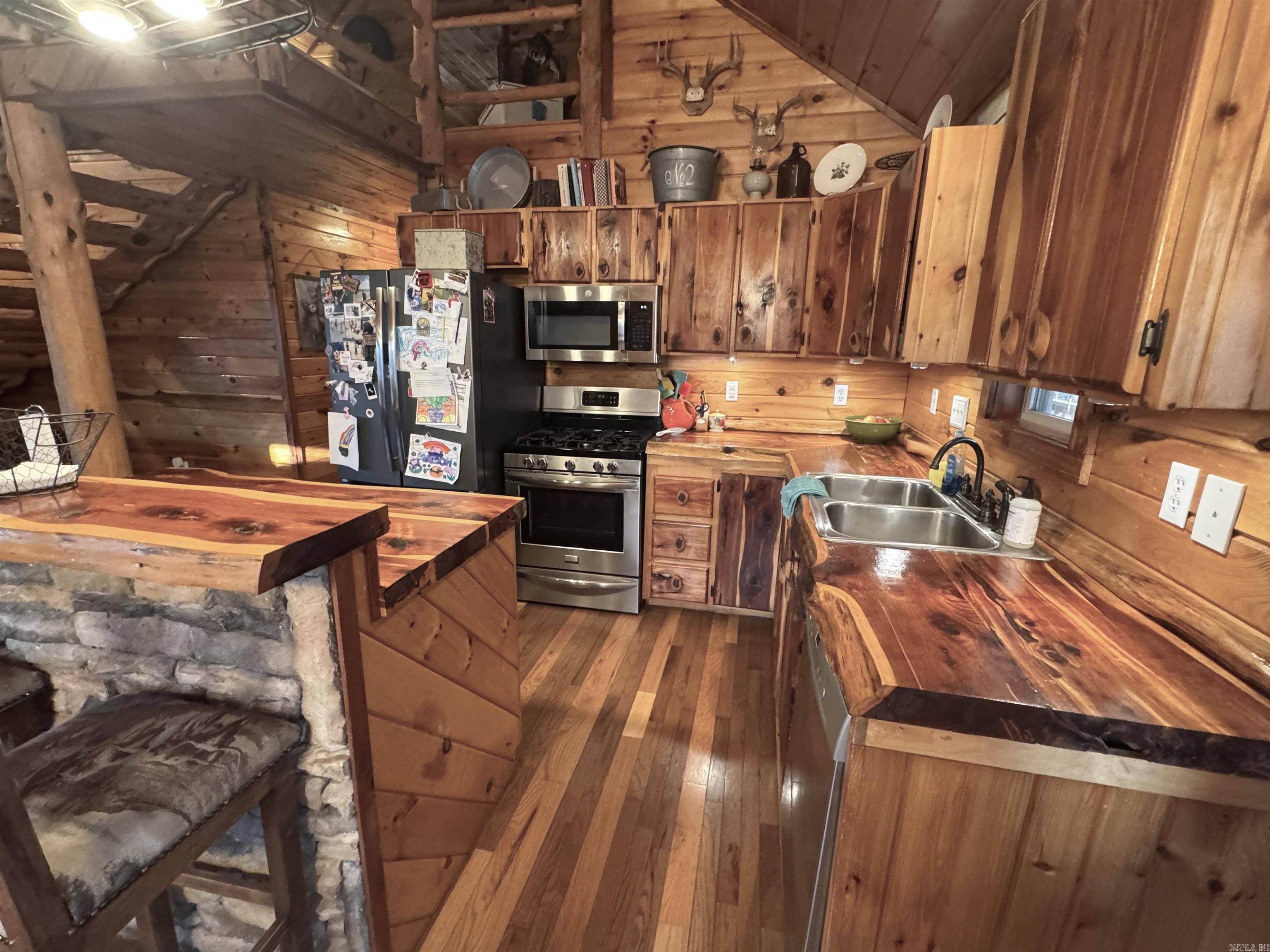15384  Hwy 9 S.  Mountain View, AR