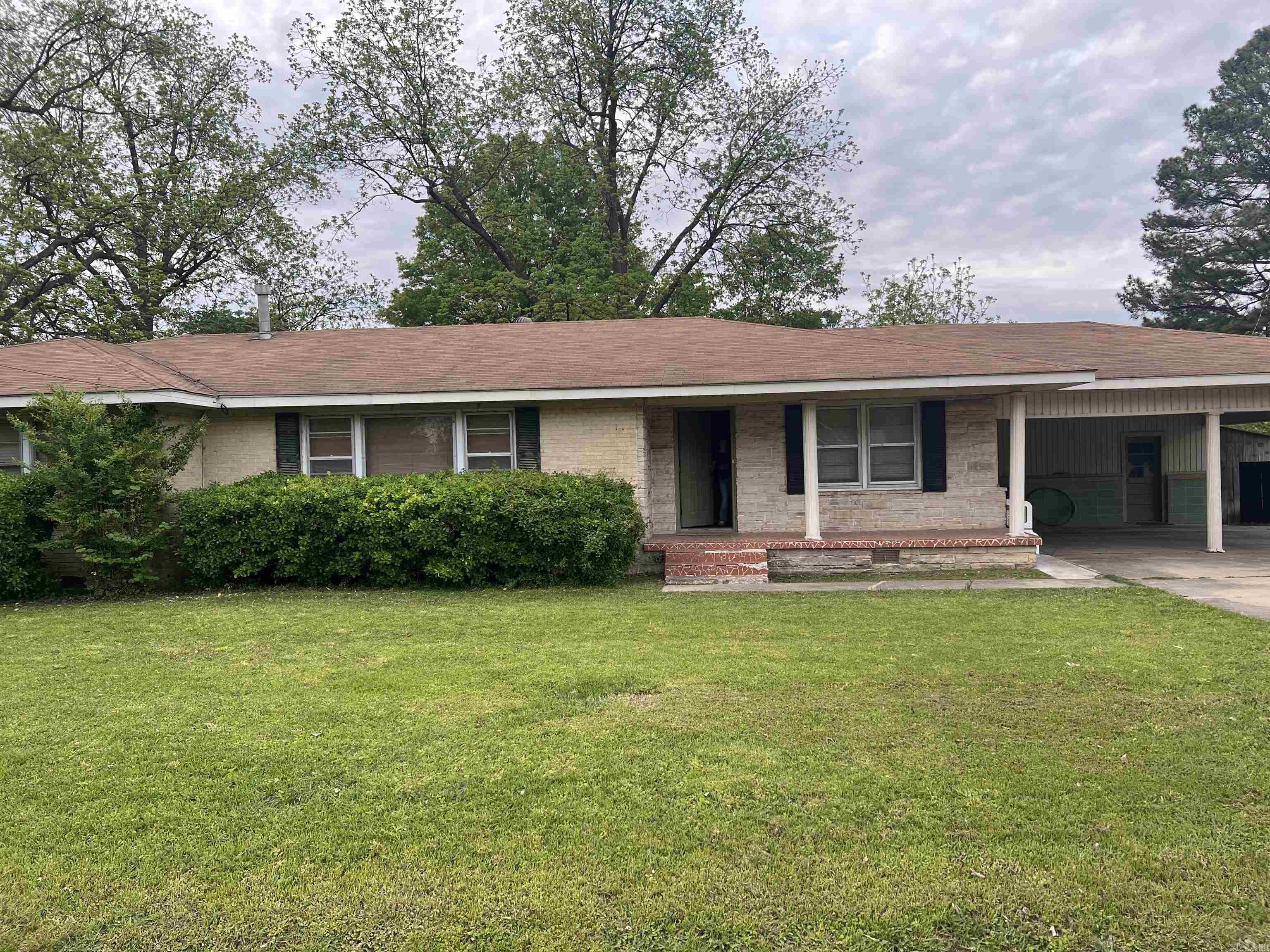 190 E Poplar St  Piggott, AR