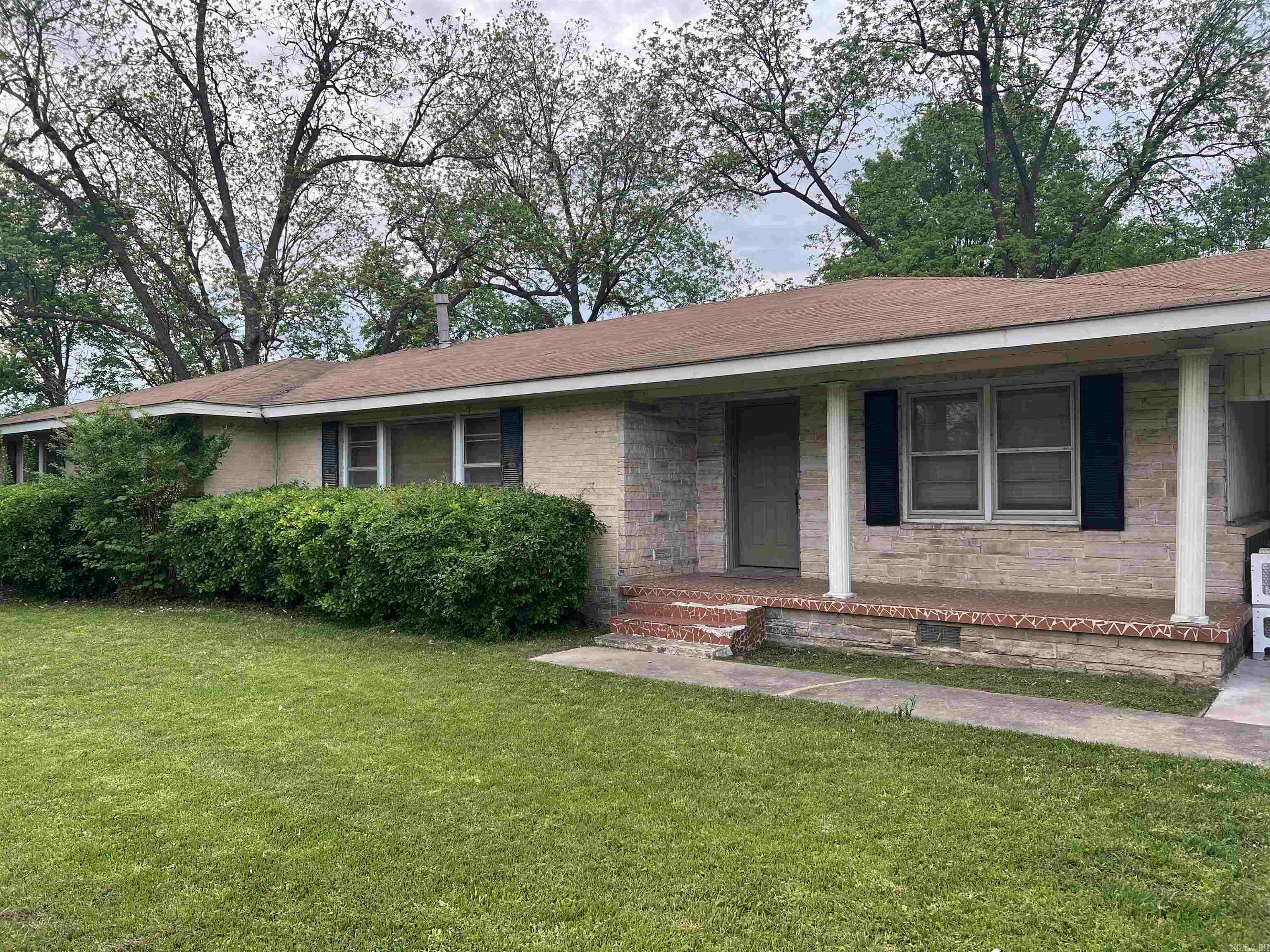 190 E Poplar St  Piggott, AR