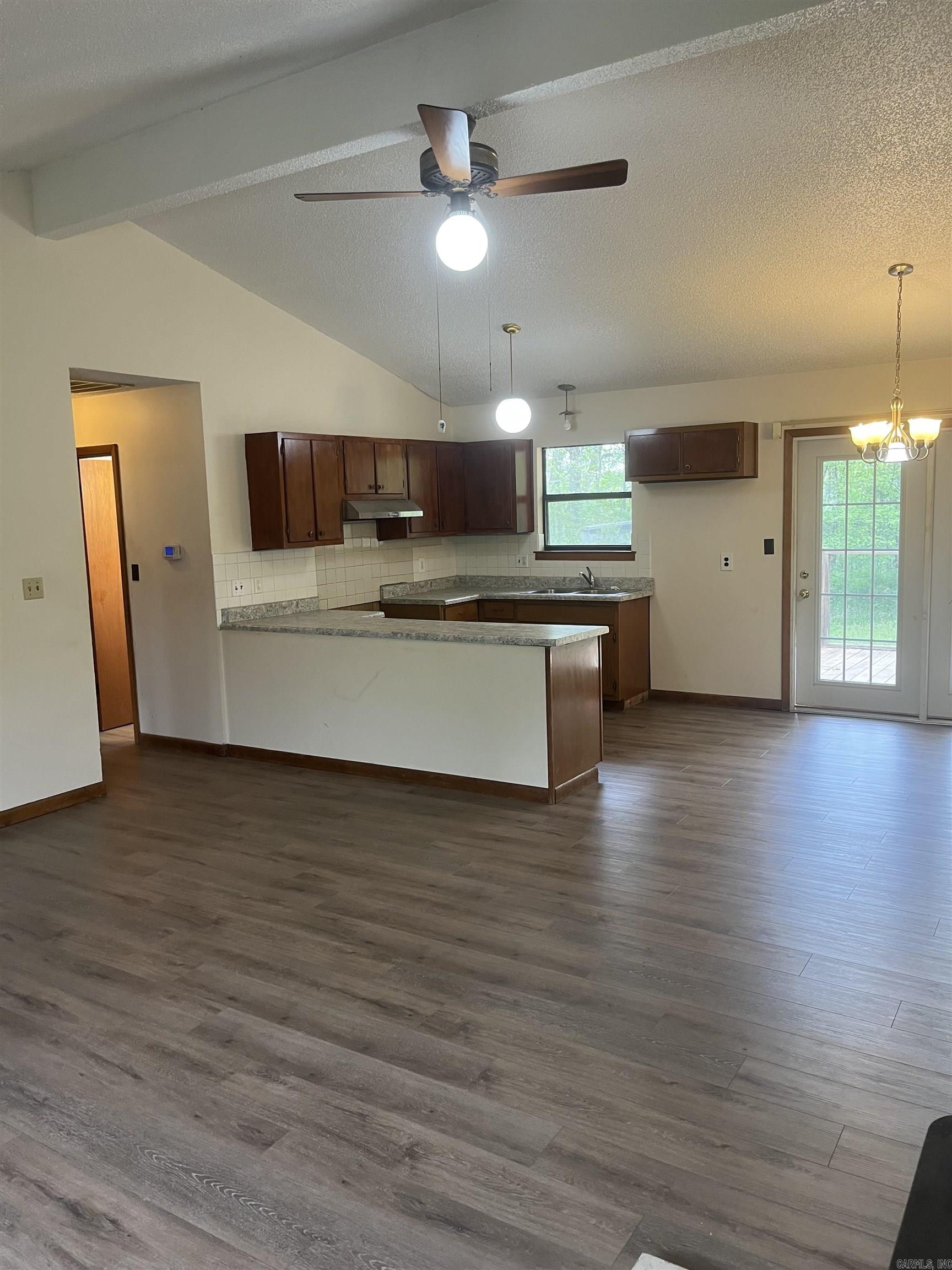 15 W Waketa  Cherokee Village, AR