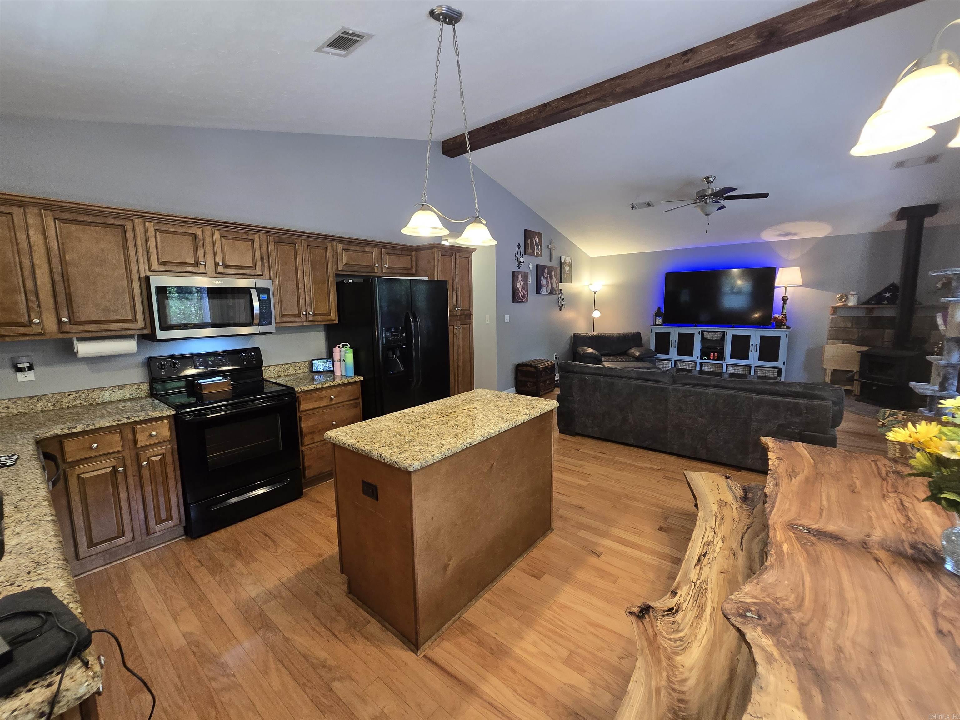 200  Red Oak  Mayflower, AR