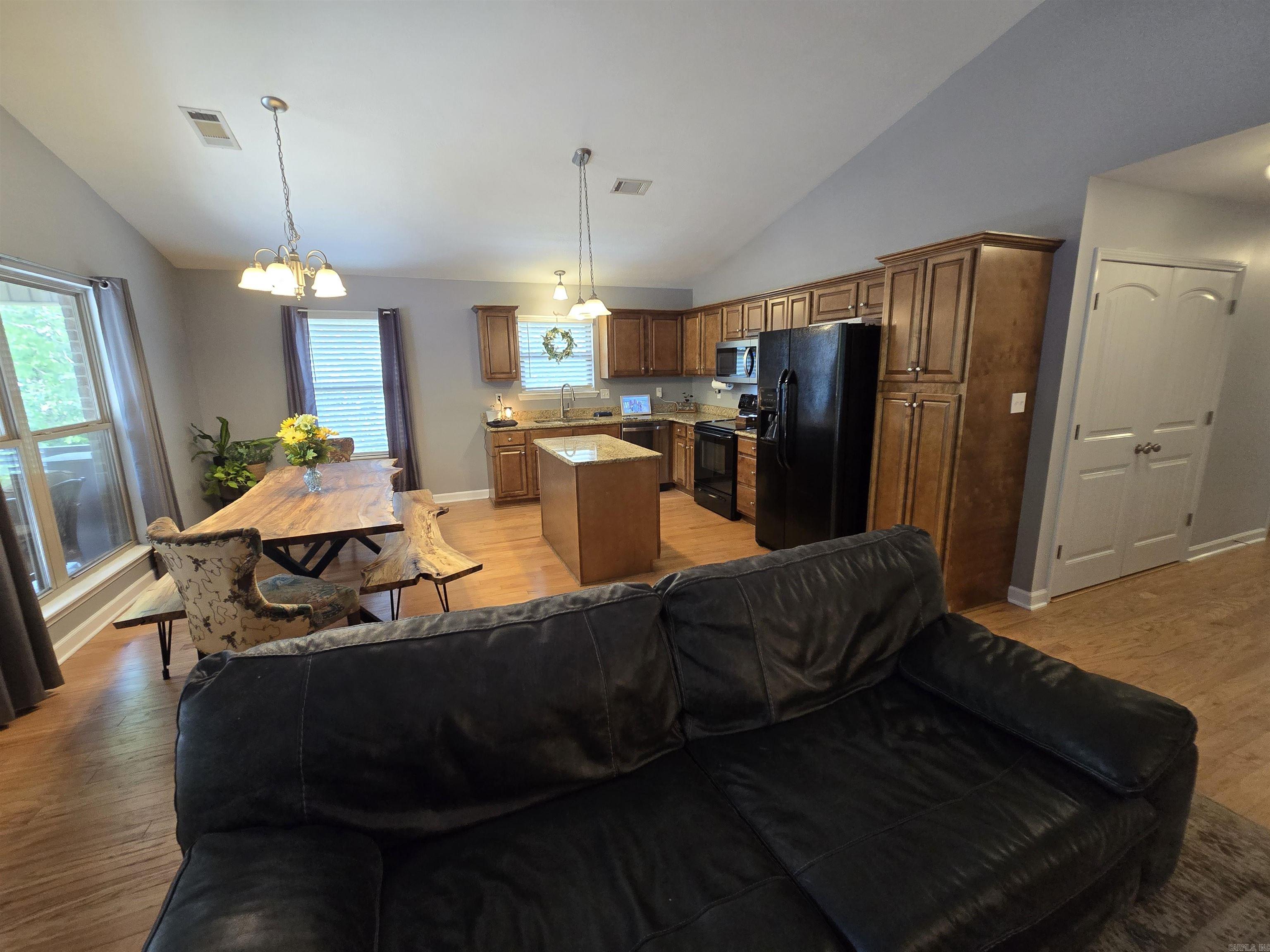 200  Red Oak  Mayflower, AR