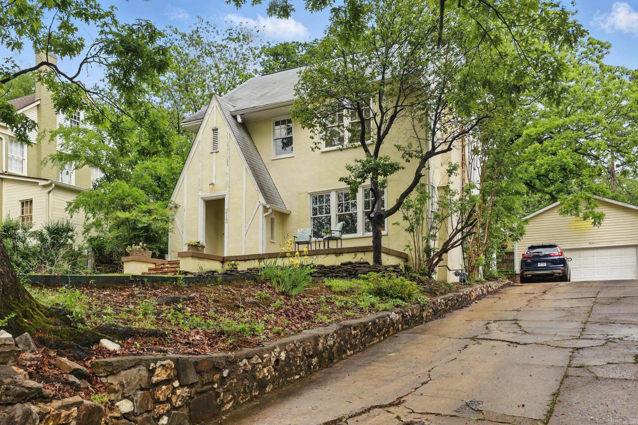 213 Colonial Court Little Rock, AR 72205