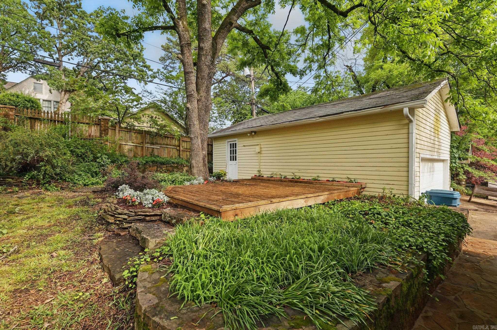 213 Colonial Court Little Rock, AR 72205